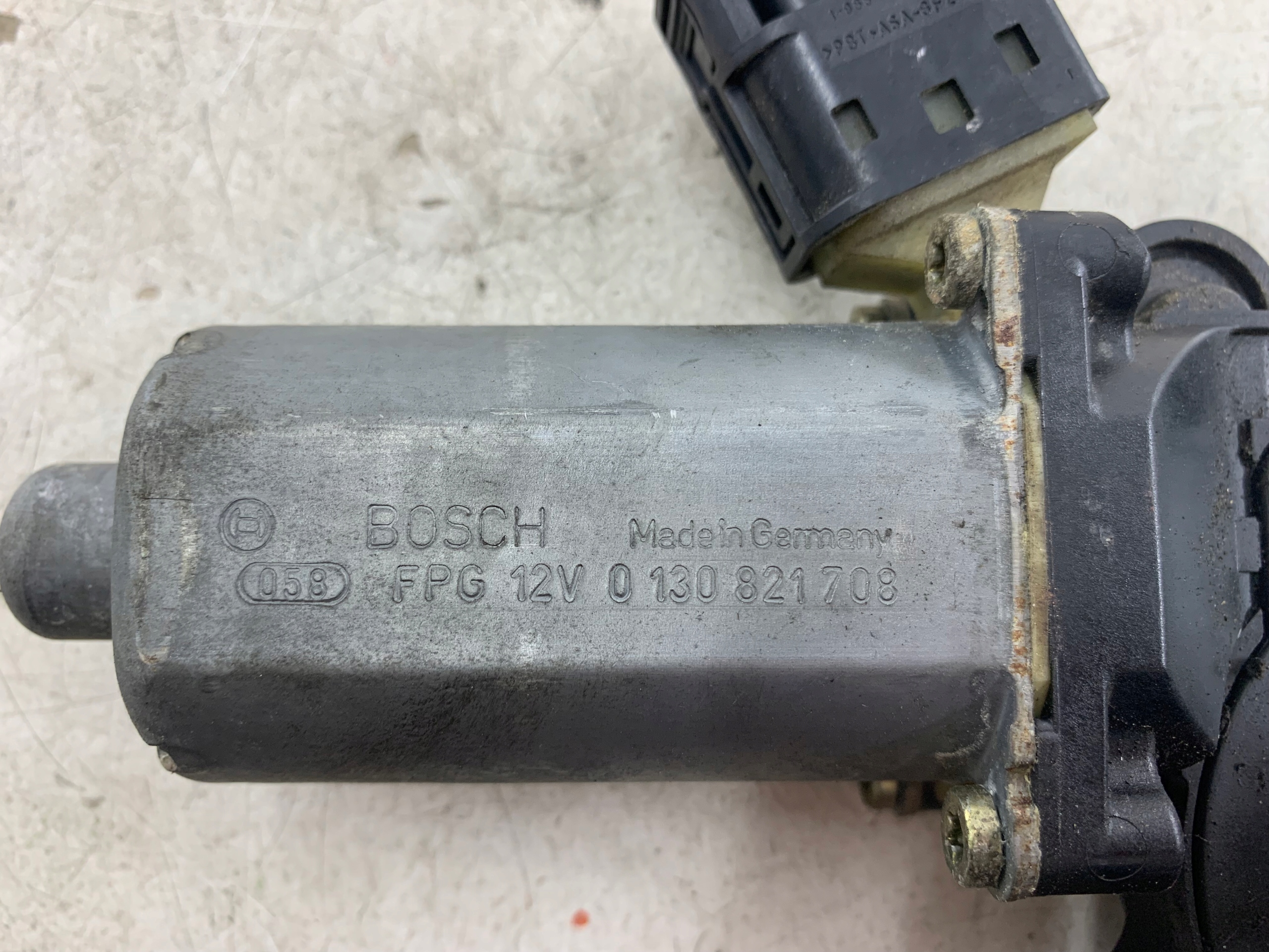 MERCEDES W210 mini motor windows left front 0130821708