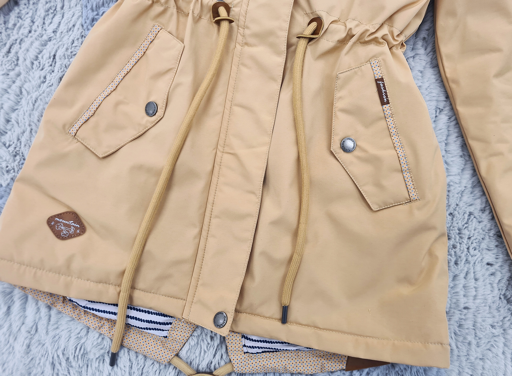 PRZEJŚCIOWY TALIOWANY PARKA PŁASZCZ Z KAPTUREM XXL Materiał dominujący poliester