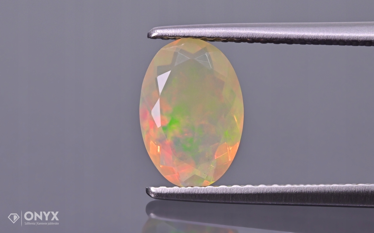 Opal z Etiopie fasetovaný ovál 10x6,5 mm