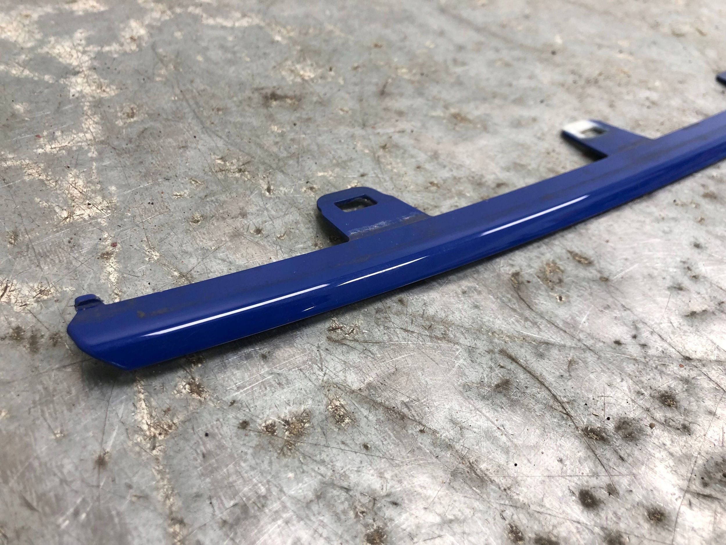 moulding GRILLA right VW GOLF VIII R 5H0853768A