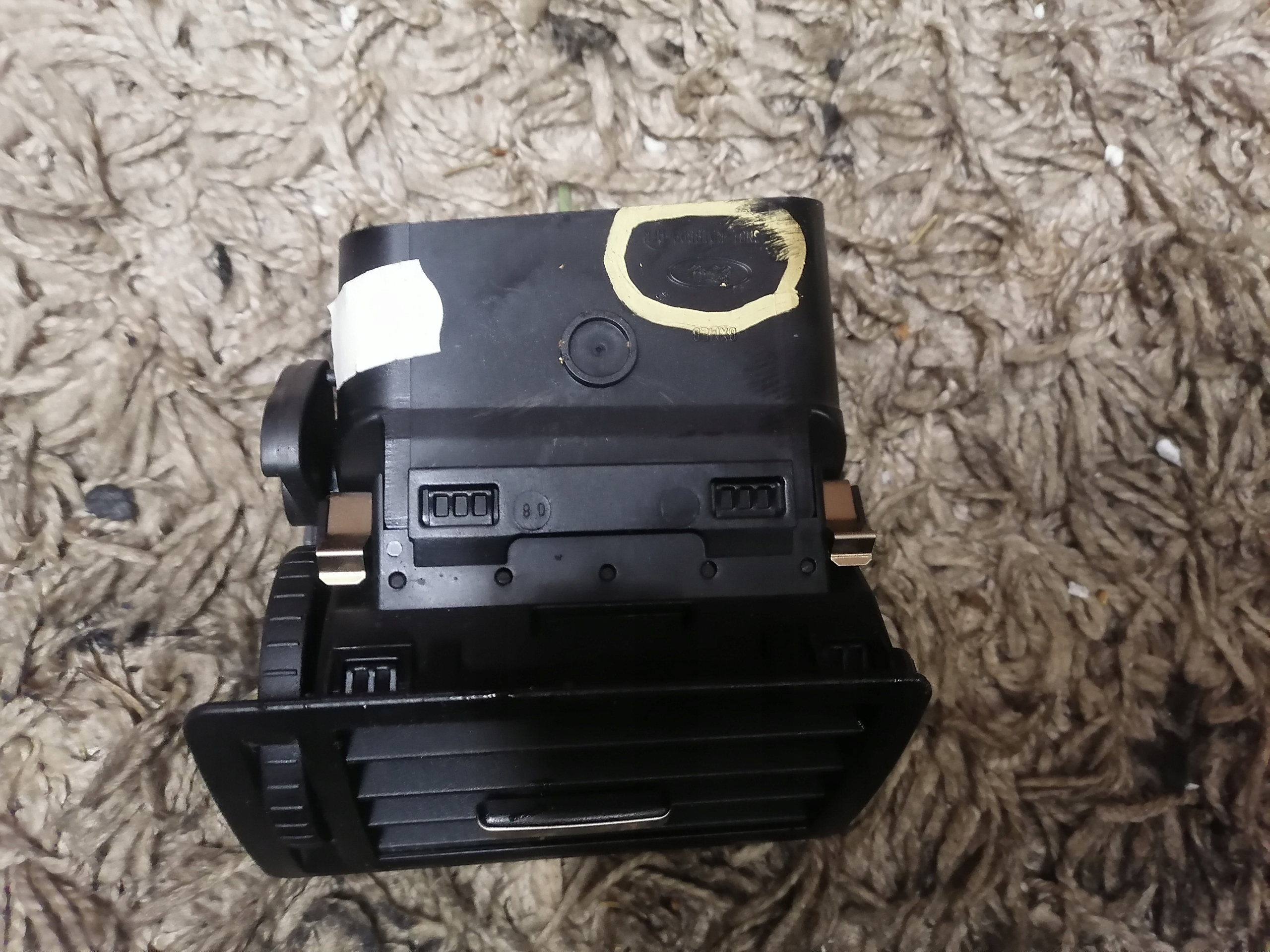 FORD CMAX MK1 grid air conditioning devices left 3M51R018B09