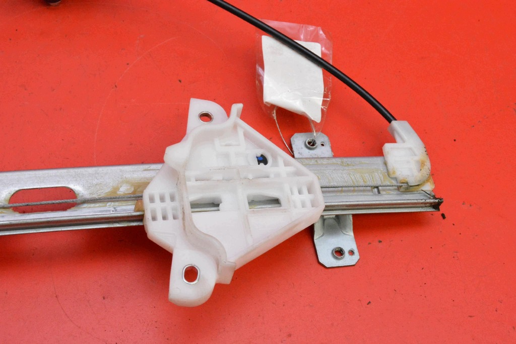 window regulator right rear part A00076786 BAIC BEIJING X3 LIFT 19