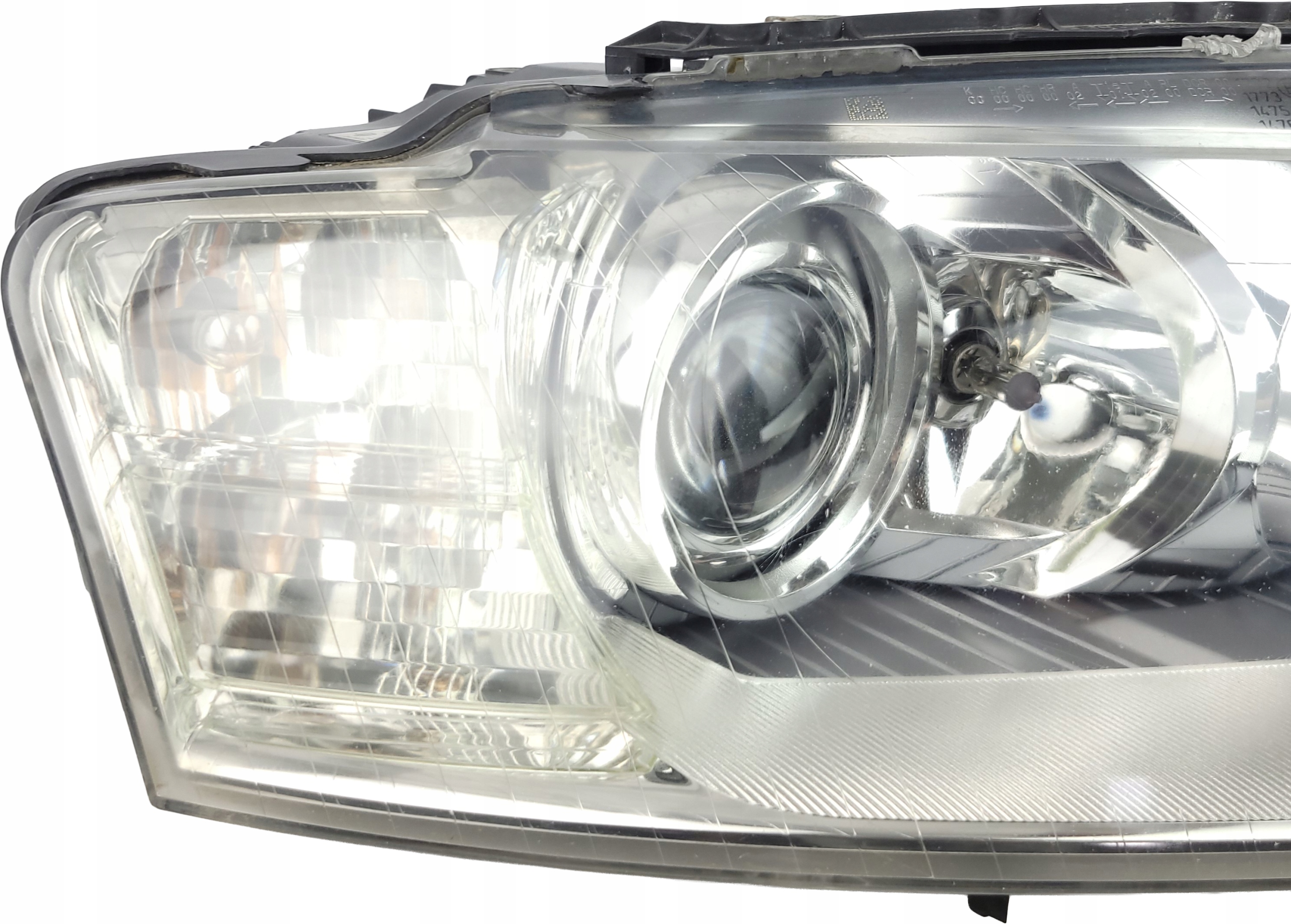 AUDI A8 D3 LIFT light front front right BI-XENON positioning LED 4E0941004BE