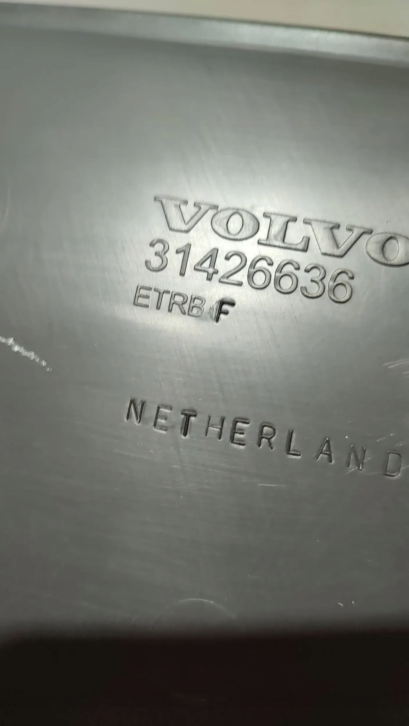Volvo V40 II 2018r left side Poszycia slupkow