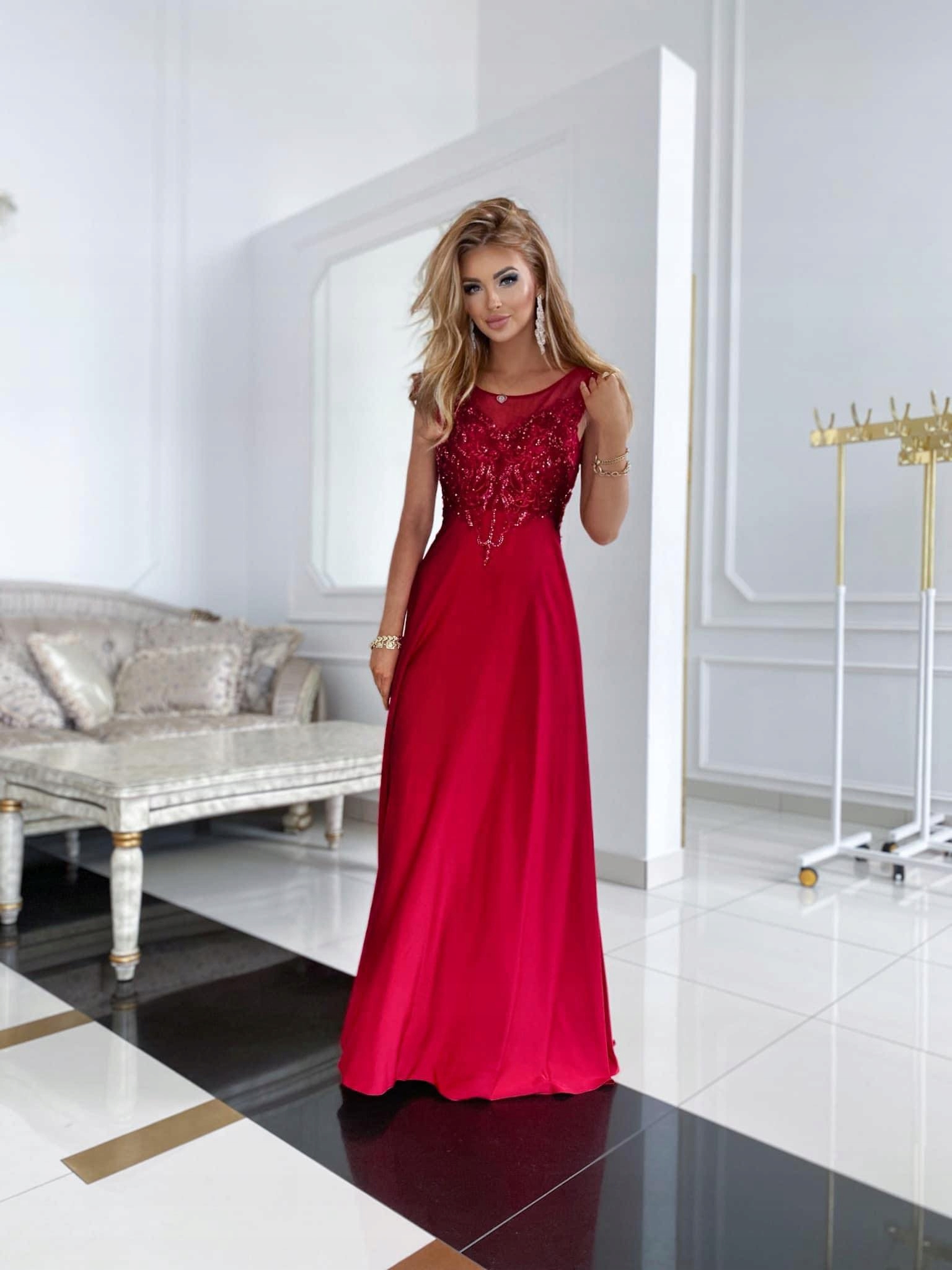 Šaty Večerní červená Model „jaguar“ vel 42