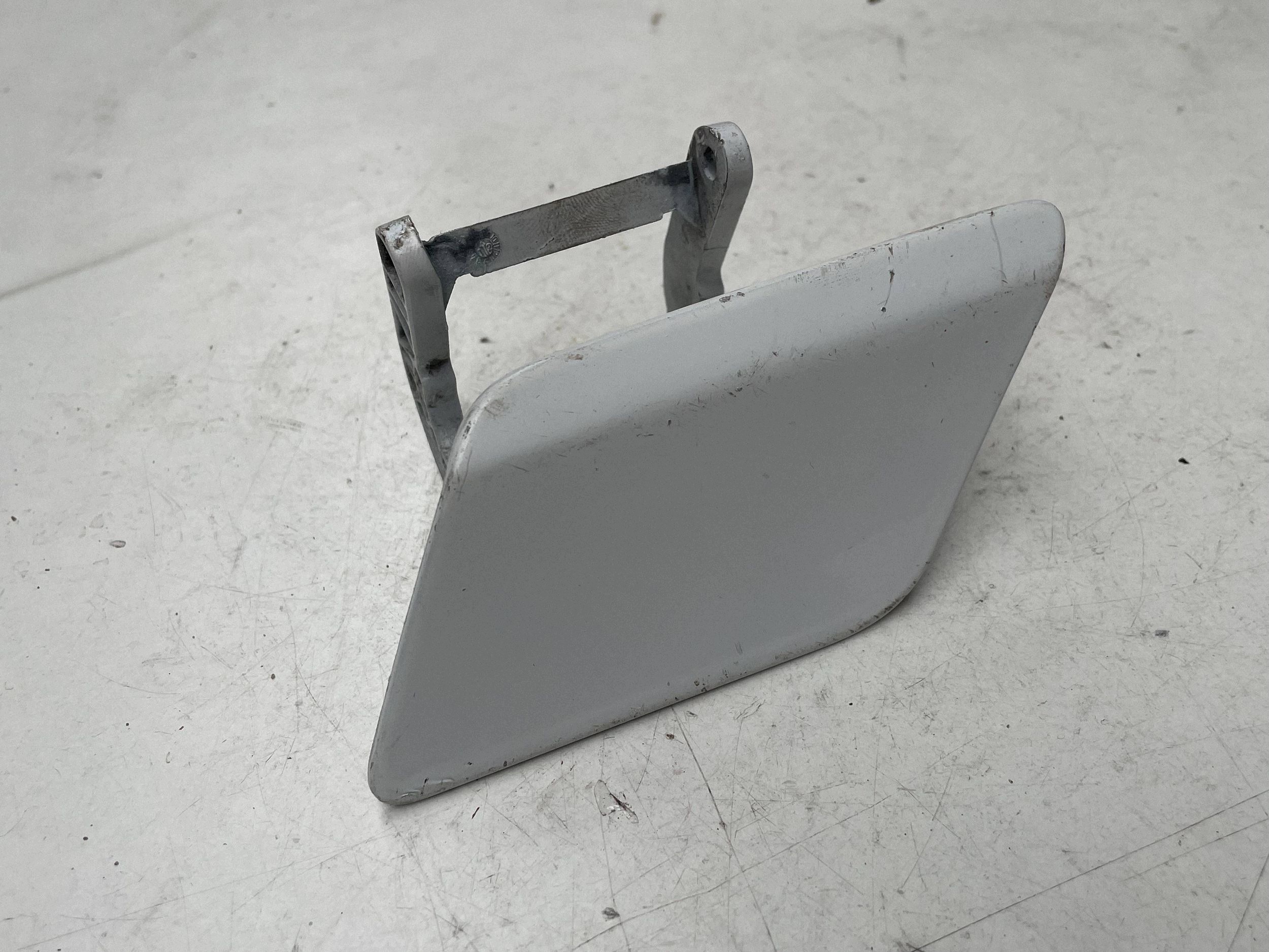 Blende Abdeckung der Spritzdüse reflektora Mercedes W204 links oder rechts A2948804224 !J