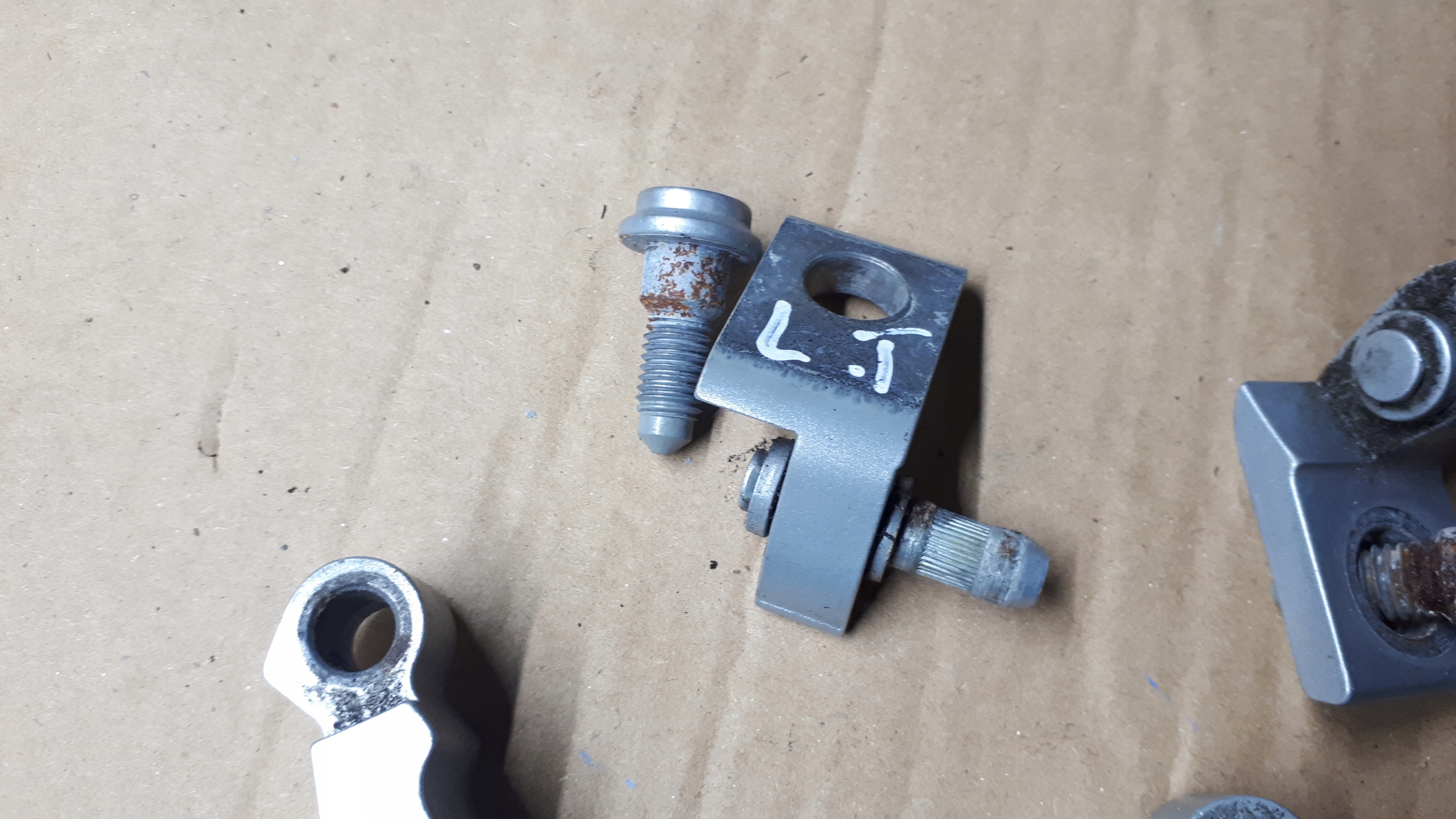 S6 C7 4G A6 hinge hinges door left rear part LX7W