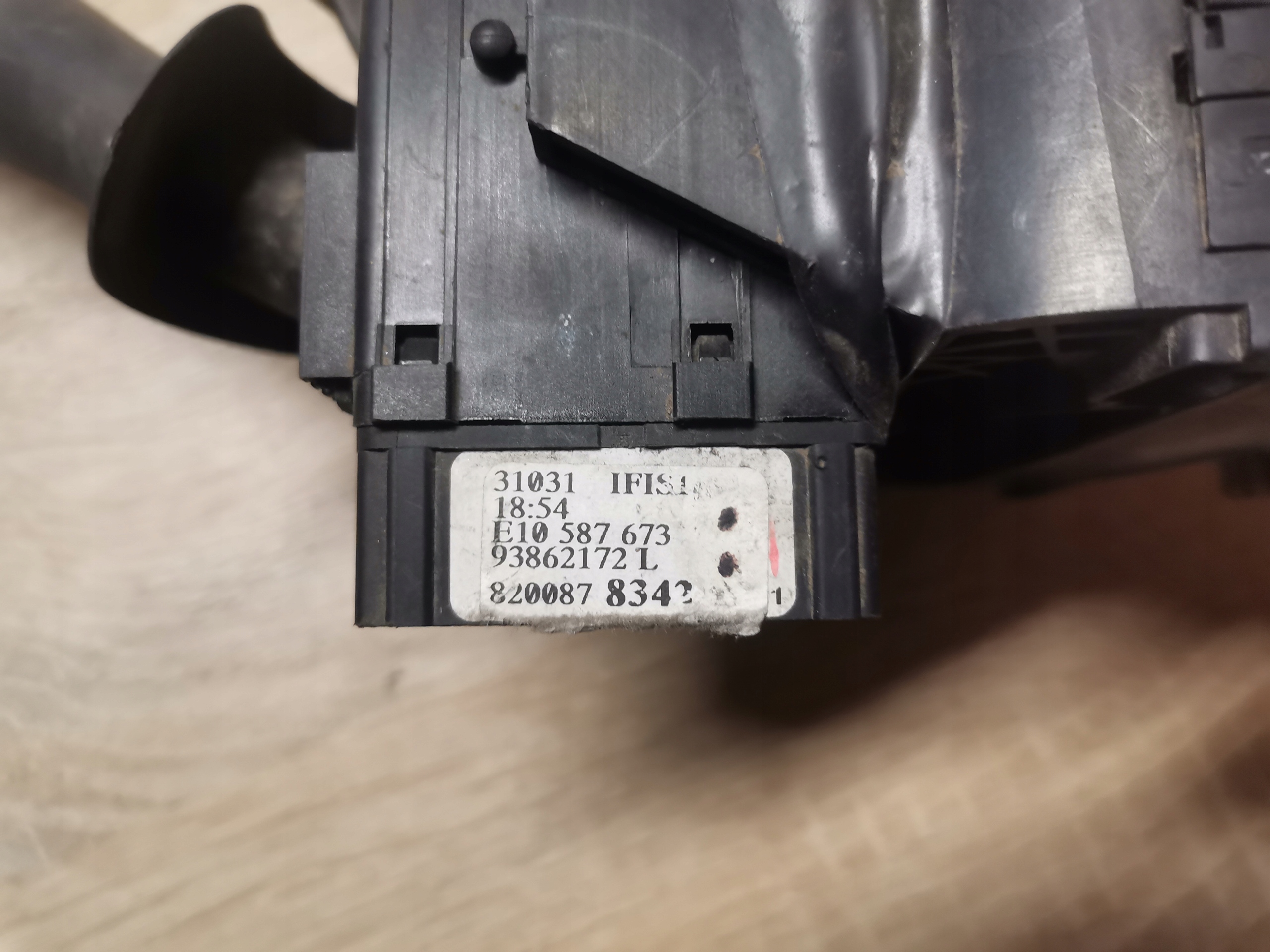 DEVIO LUCI TERGICRISTALLO TERGI RENAULT TRAFIC II 2001-2014 8200878342