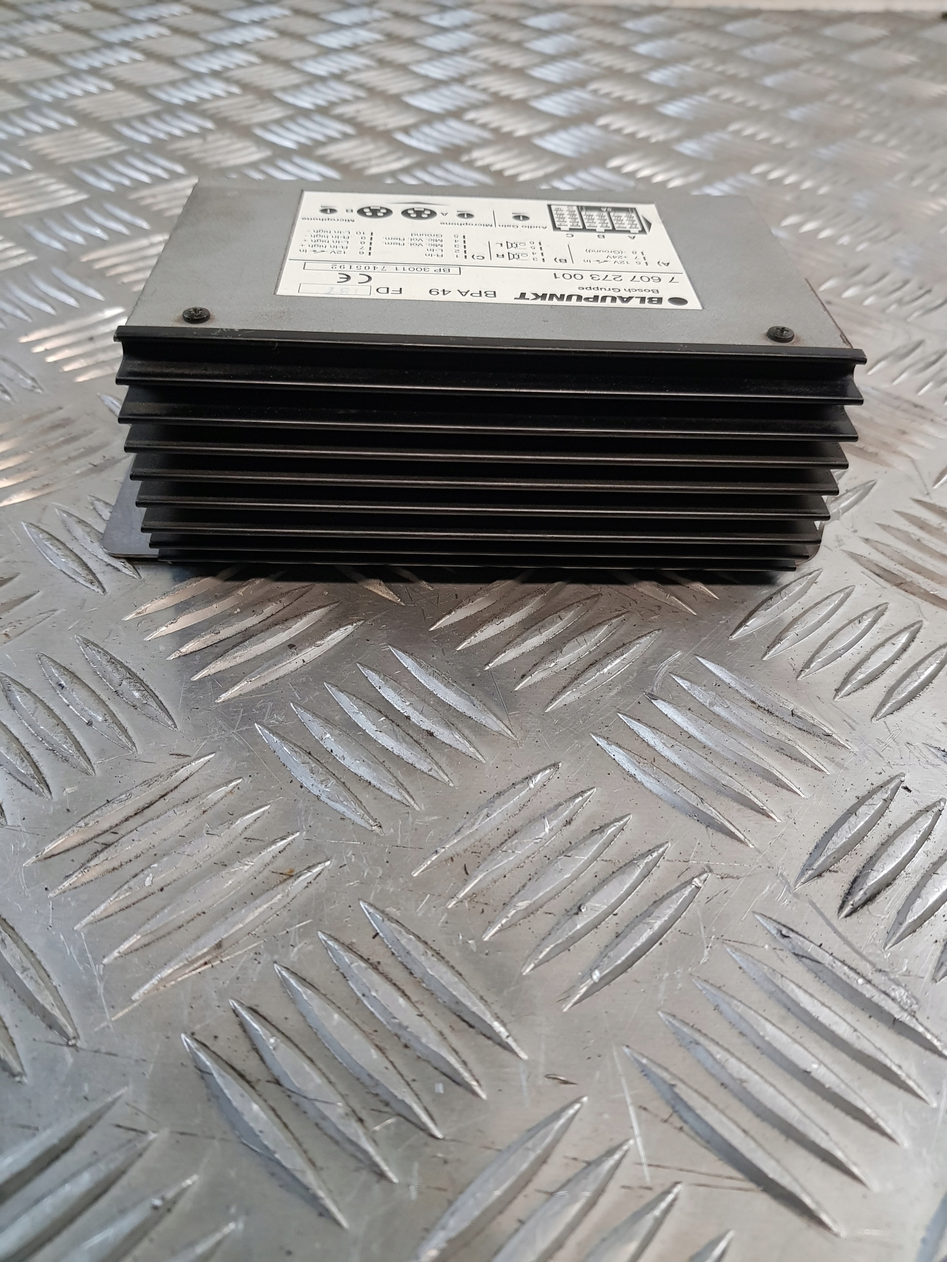 amplifier AUTOBUSOWY BLAUPUNKT 7607273001