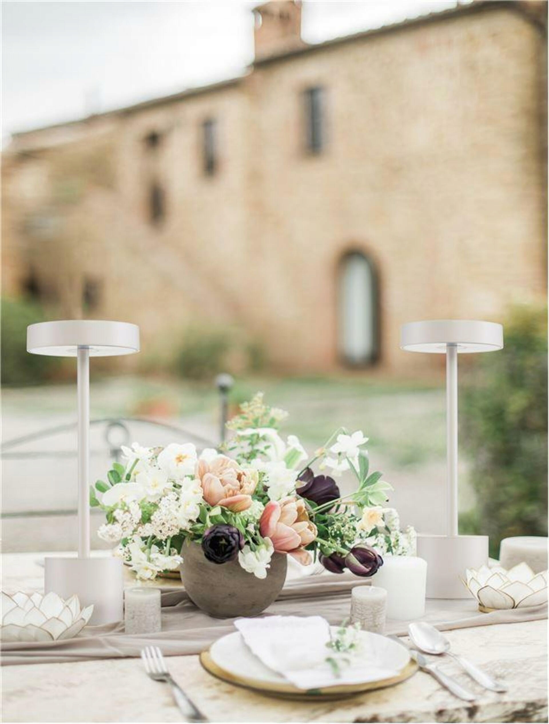 Nova Luce vonkajšia stolná lampa Fumo biely hliník a akryl Led 2W 3000K 220-2