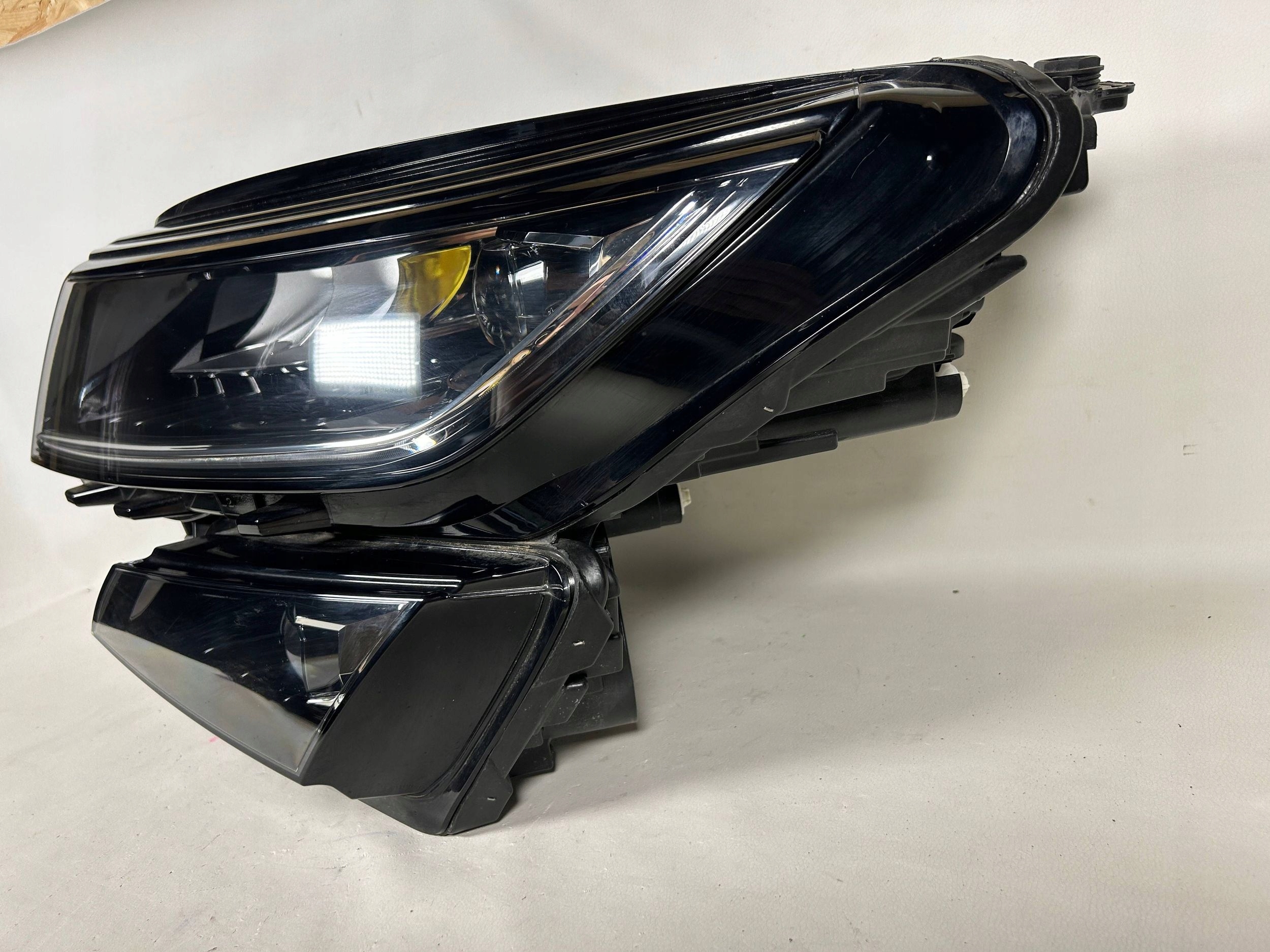 Skoda Kodiaq Full Led left front front