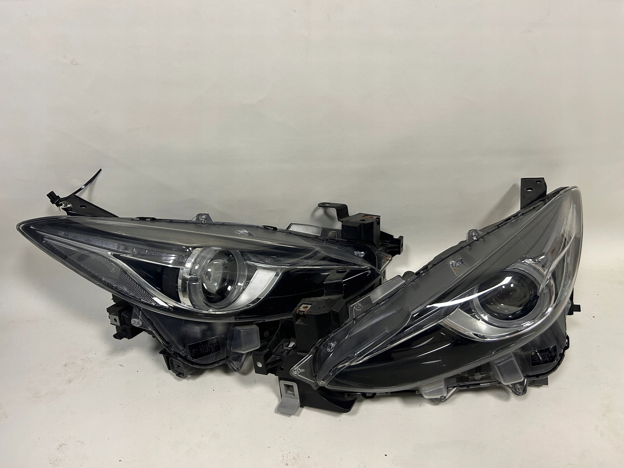 Mazda 3 Bn 13- Xenon bumper front front