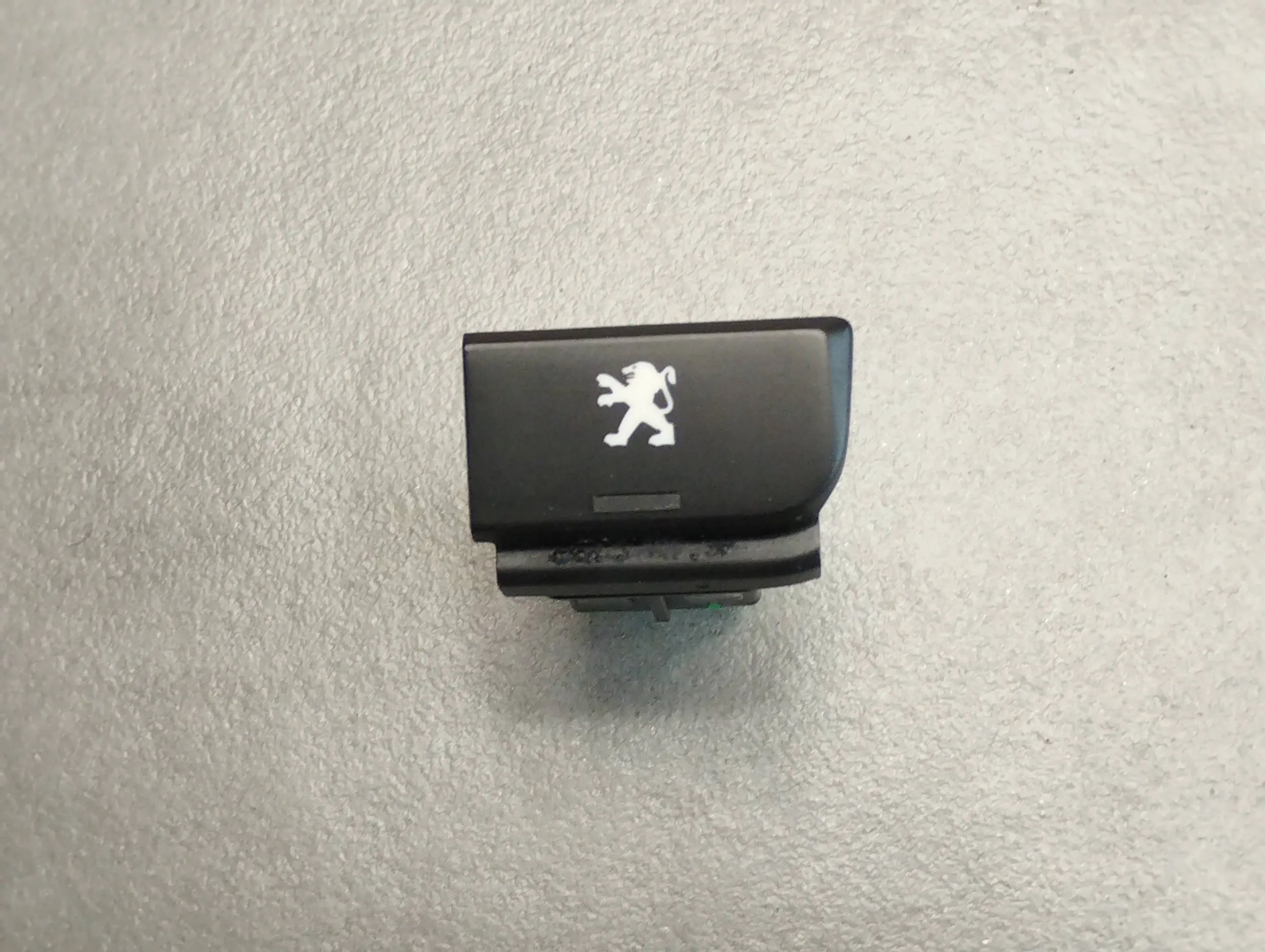 Peugeot 3008 and switch KOMPUTERA 96653731ZD