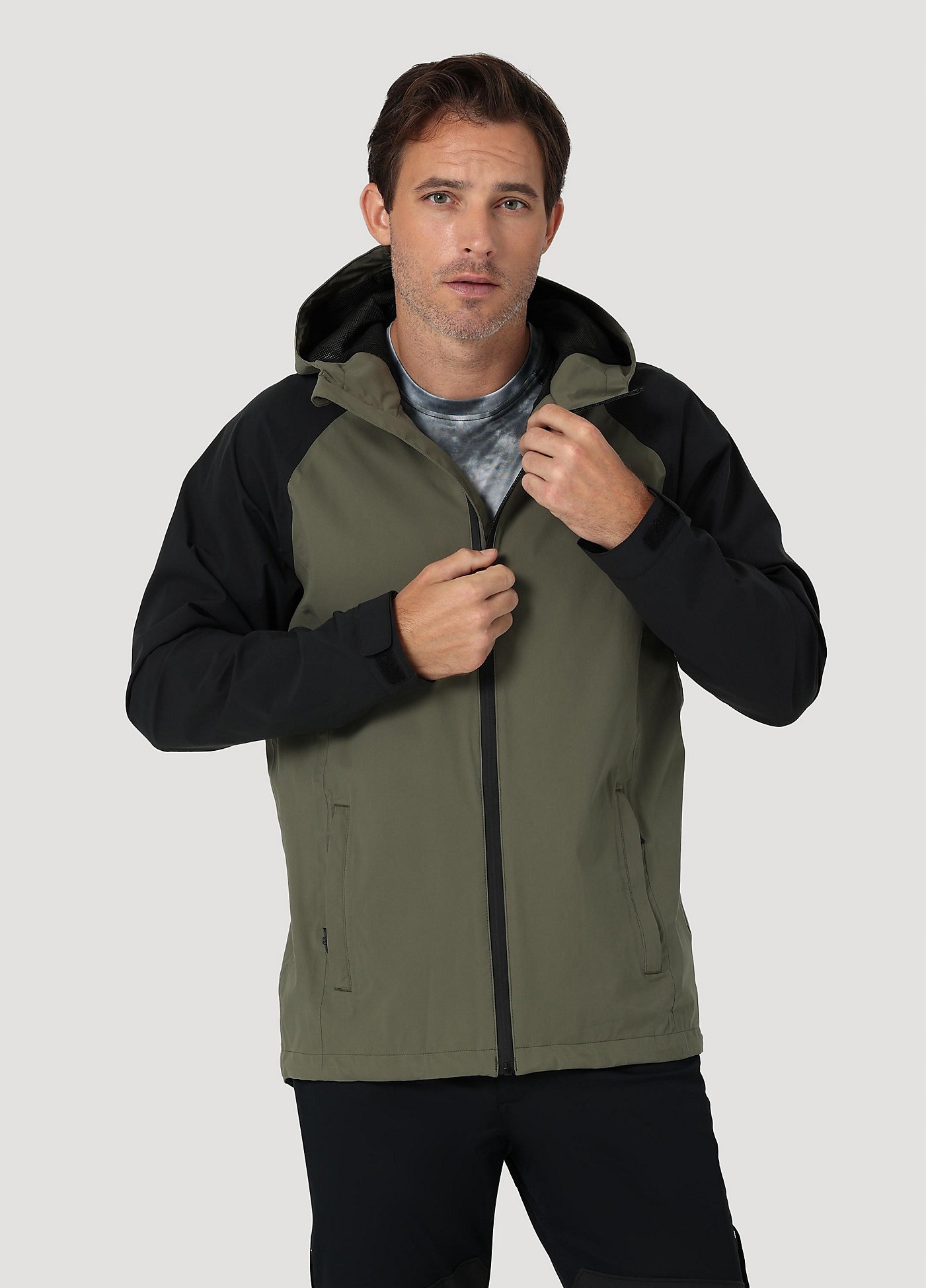 Wrangler ATG Rain Jacket Dusty Olive • Cena, Opinie • Kurtki