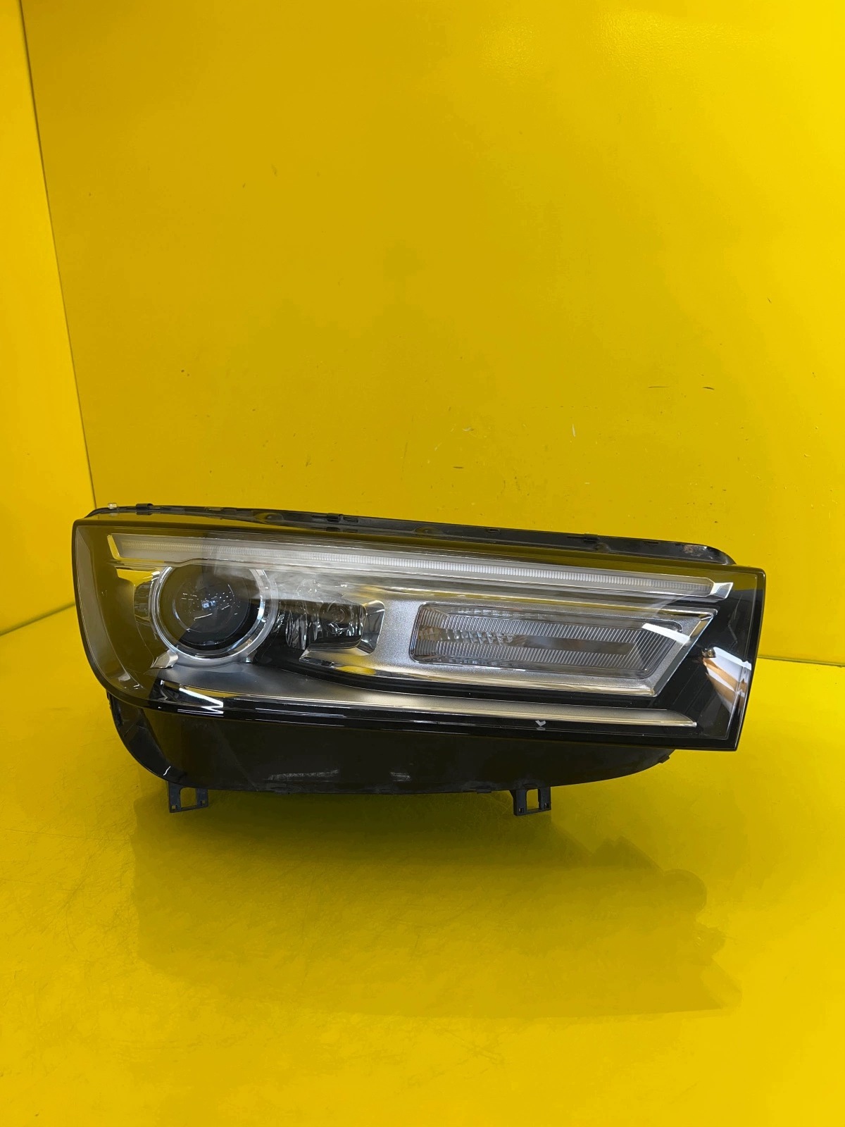 light right Audi Q5 80A 16+Bi Xenon 80A941006
