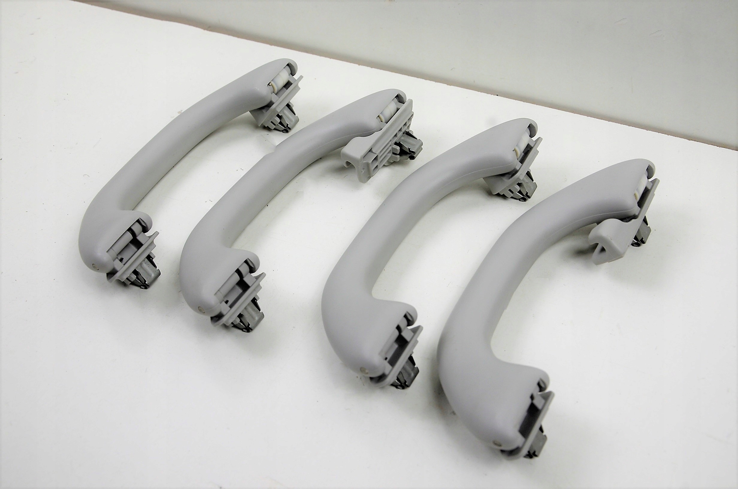 5C6857607C - VW JETTA 5C6 КОМПЛЕКТ РУЧОК СТЕЛІ