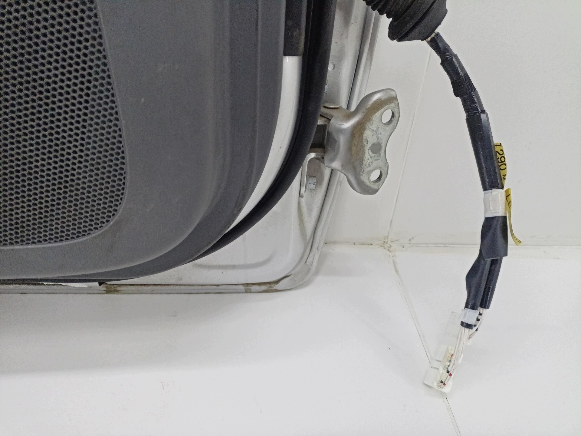 door front left side Toyota Prius 3 XW30 ZVW30 2010