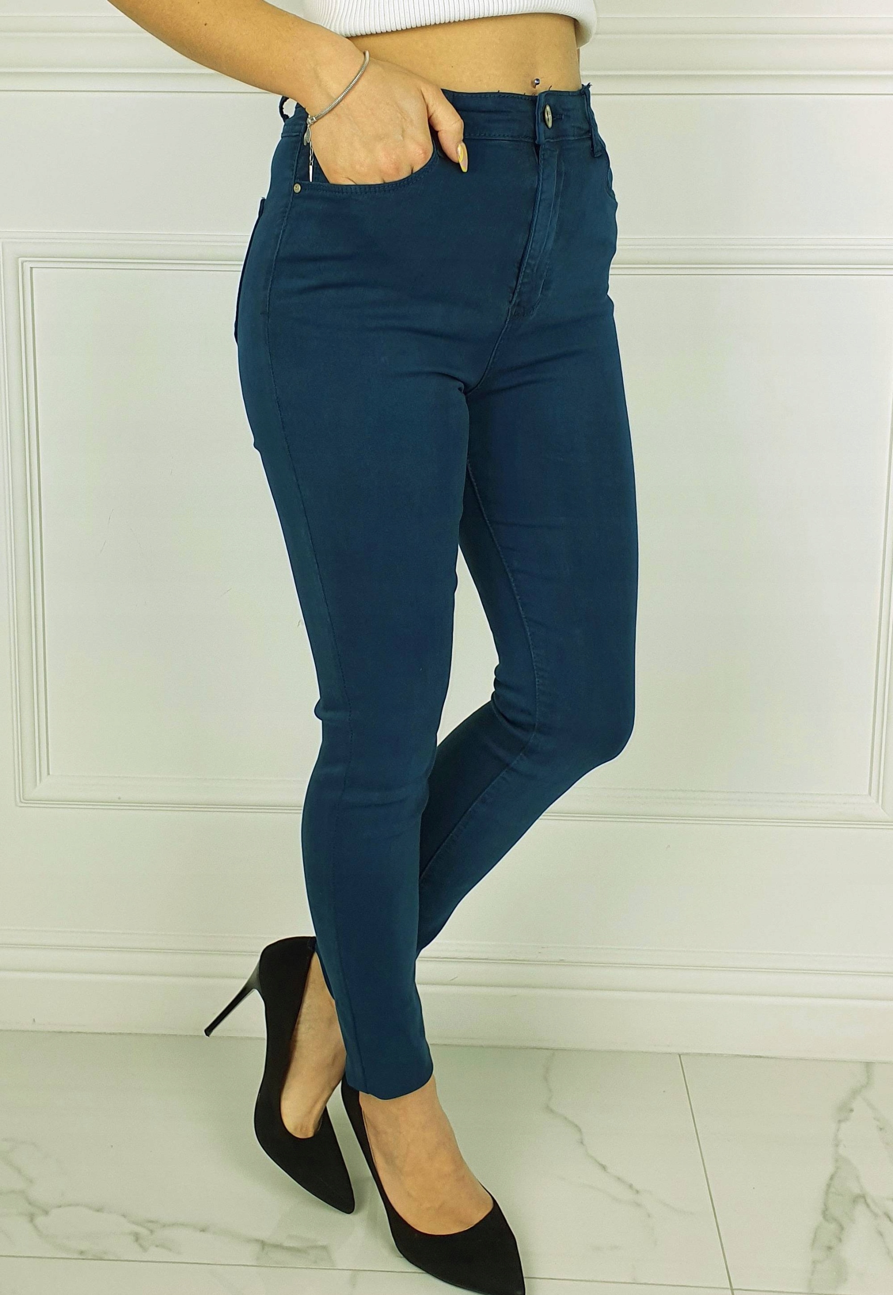 # DAMSKIE SPODNIE JEANSOWE WYSZCZUPLAJĄCE KOLORY # Model 628