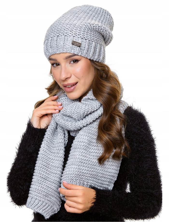 Zimní dámský komplet čepice Šmoulinka a šála