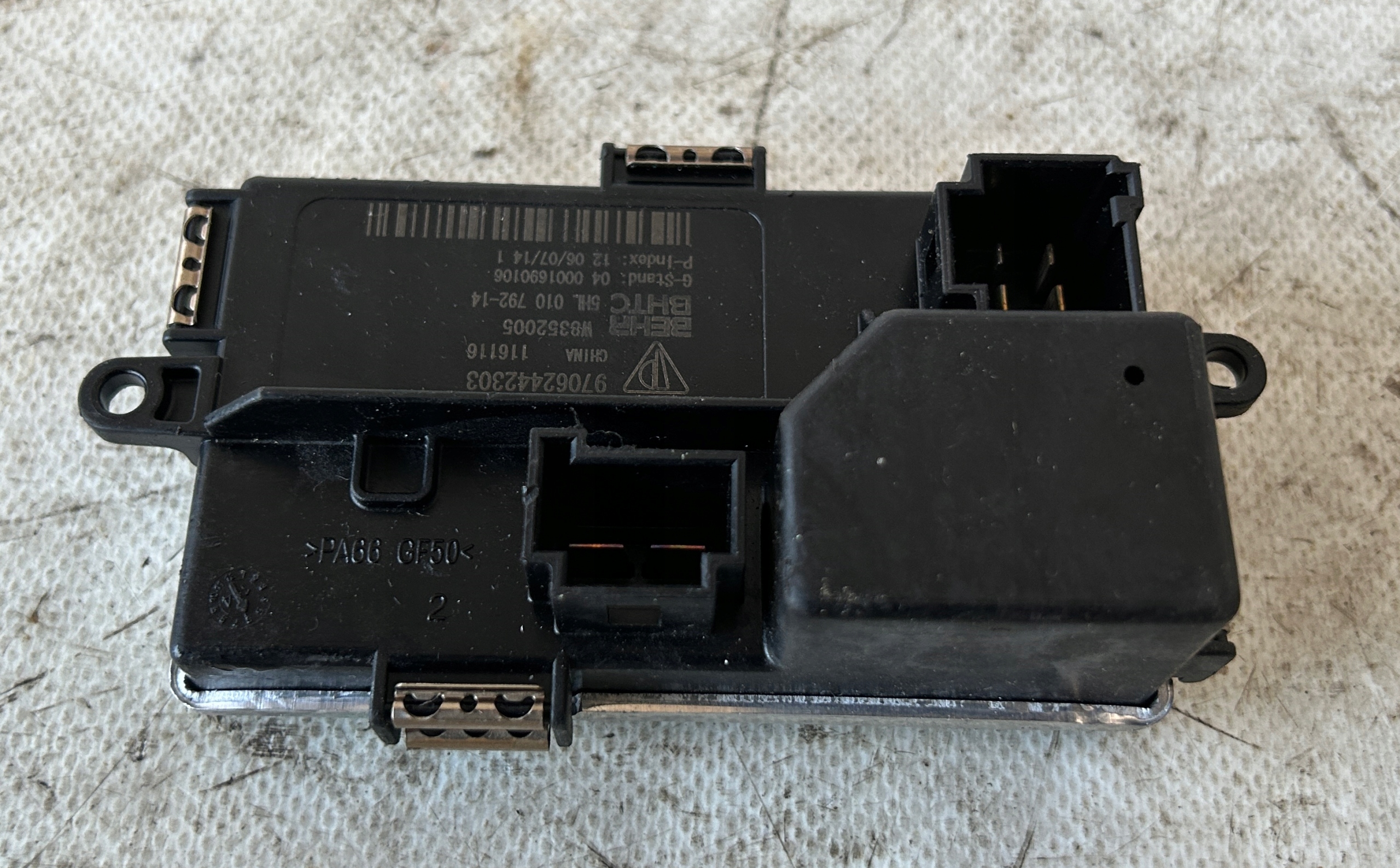 РЕЗИСТОР ПОВІТРОДУВКИ PORSCHE PANAMERA 970 97062442303