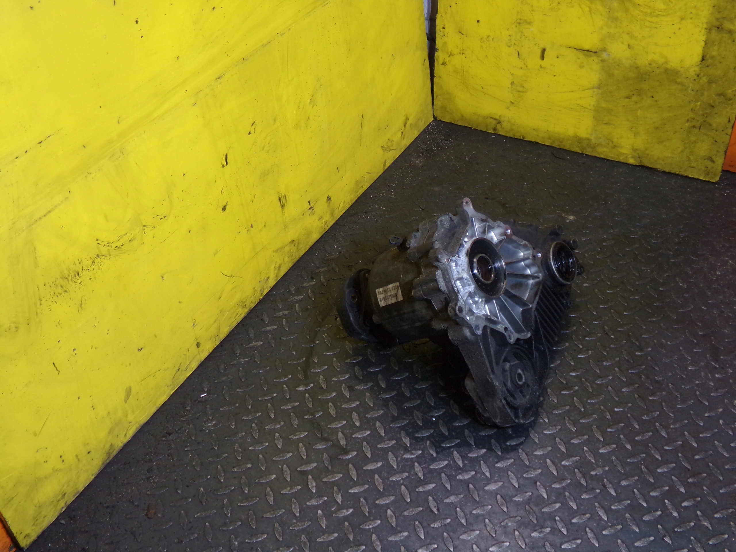 BMW X3 E83 2.5 B 06r 192KM M54 reduktor 7555293 Rodzaj skrzyni Automatyczna