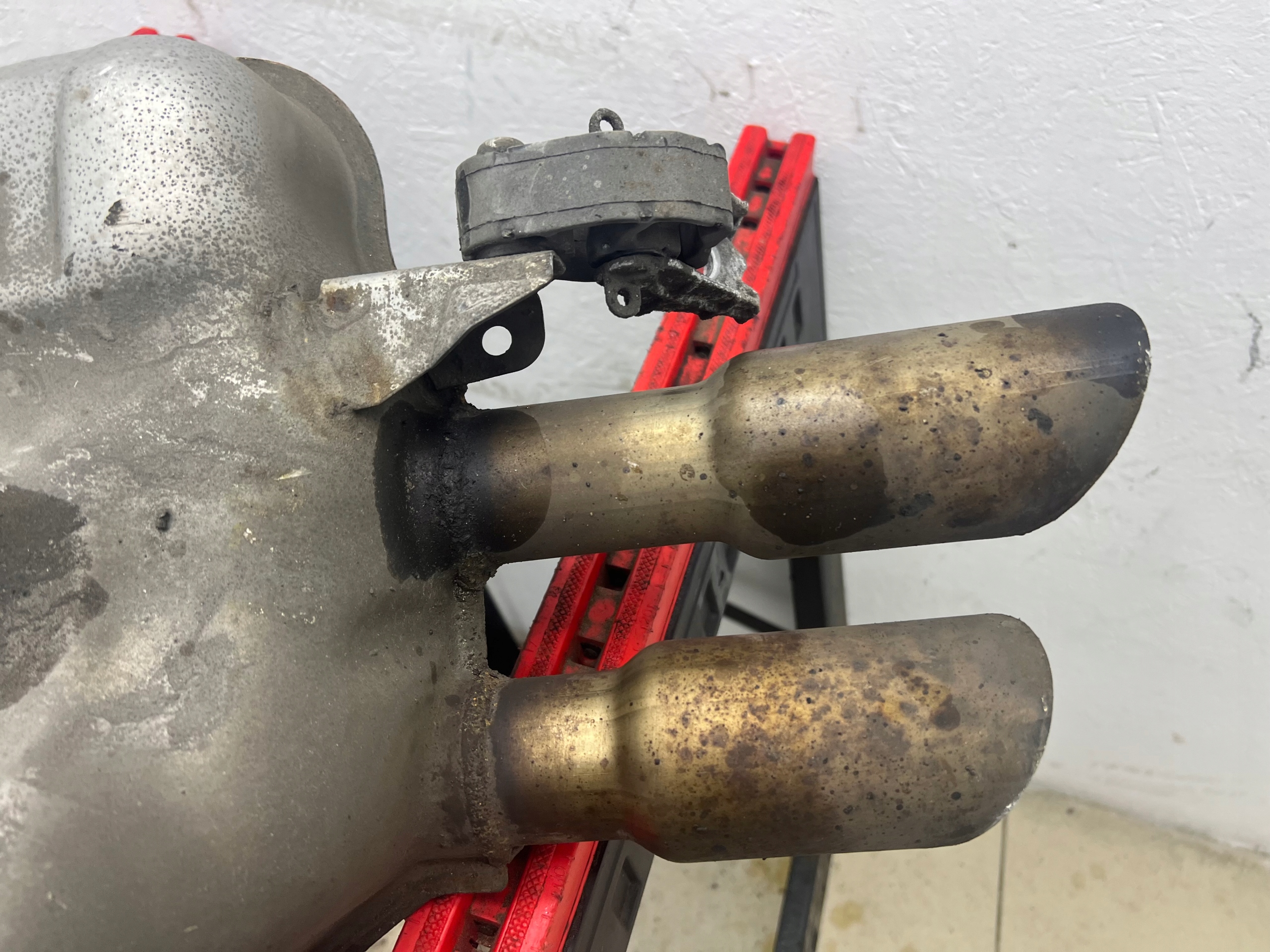 exhaust silencer AUDI A4 B8 A5 8K0253611J