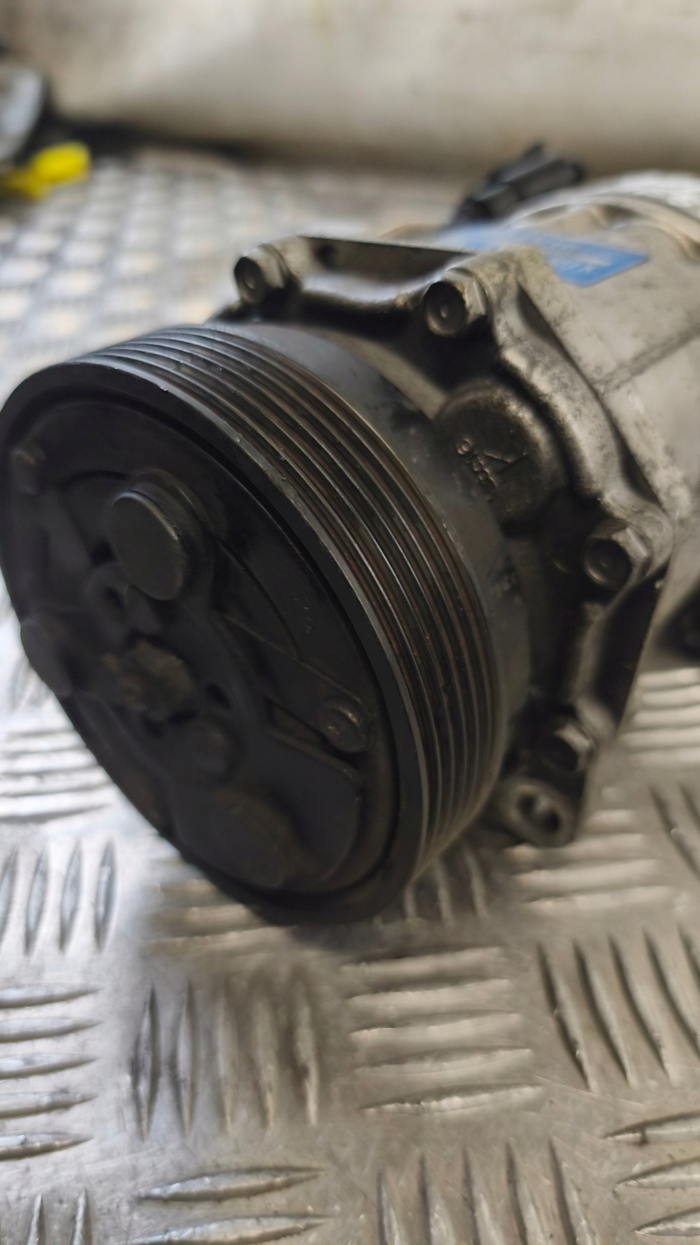 compressor compressor; of the air conditioning AUDI A3 8L 1J0820-803K