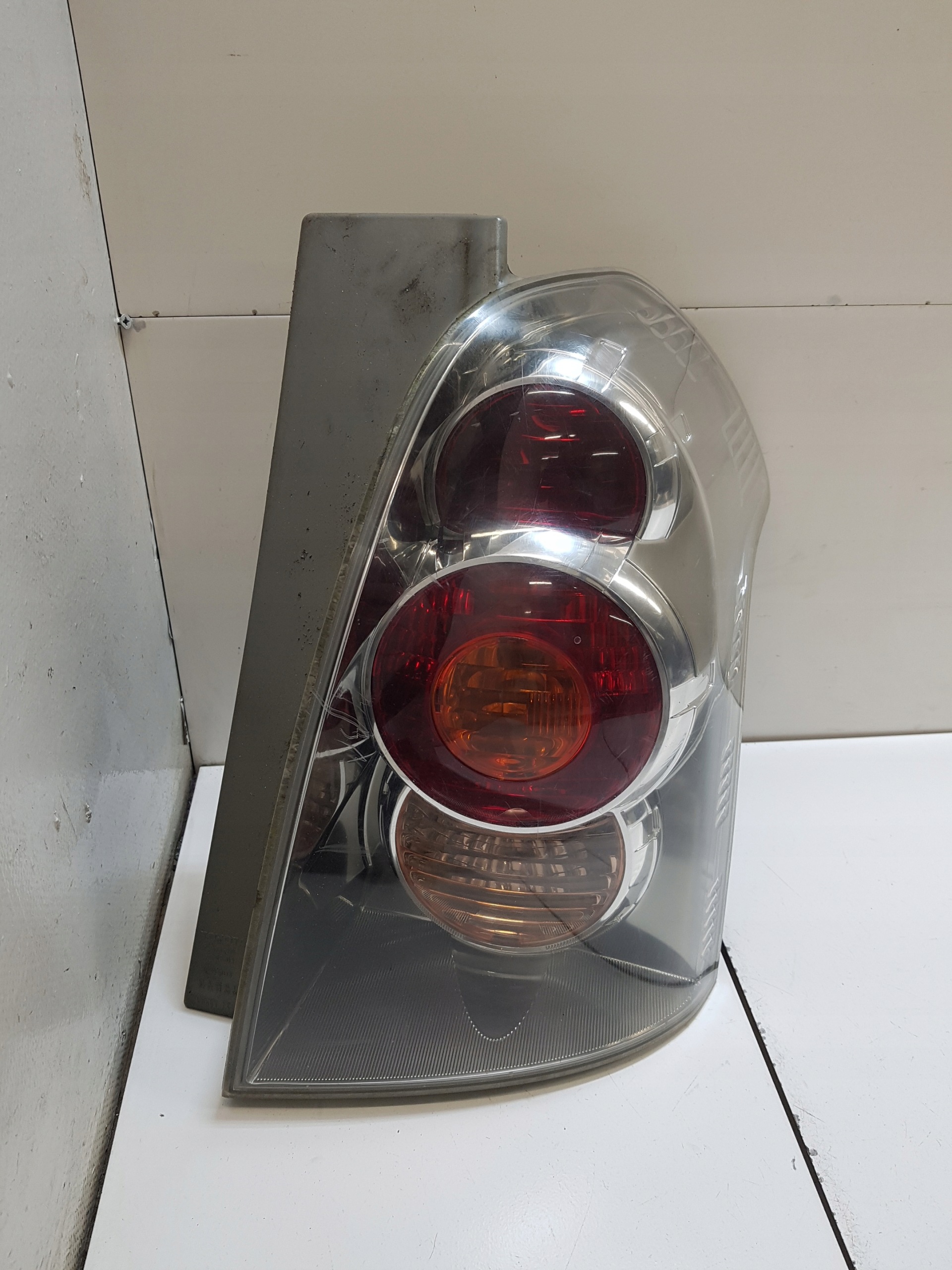 light right rear TOYOTA AVENSIS VERSO