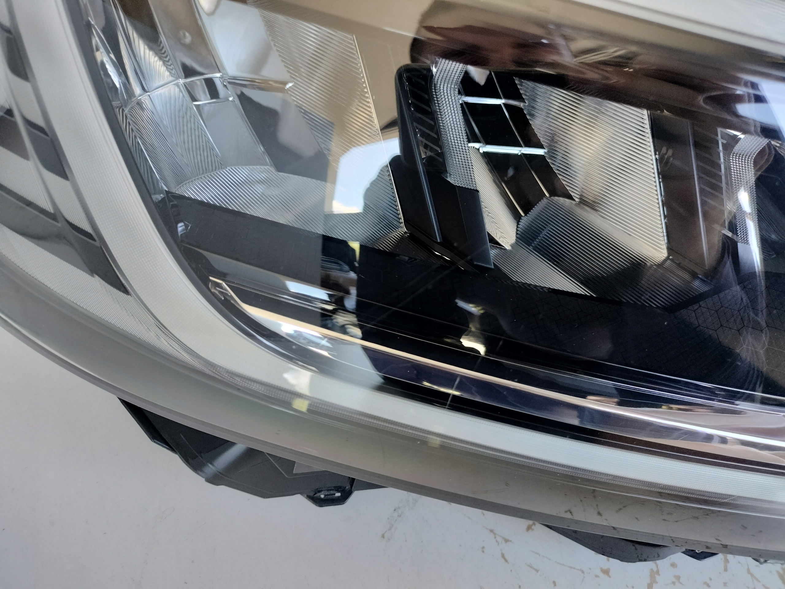 light right REFLEKTOR RENAULT KANGOO IV 21- FULL LED