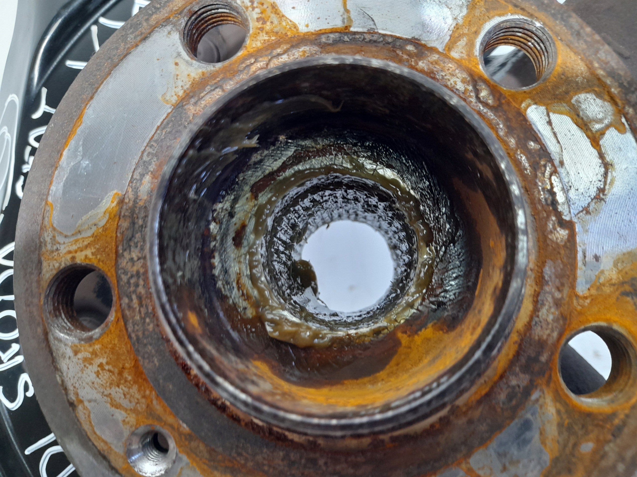 VW POLO 2G otoč pravý předek čepu 2Q0256M