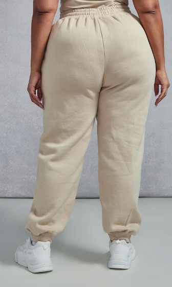 PRETTYLITTLETHING SPODNIE PLUS SIZE Z LOGO 50 1EJD Marka Prettylittlething