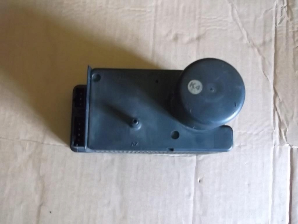 MERCEDES W202 POMPKA CENTRALNEGO ZAMKA 2 LATA GWAR