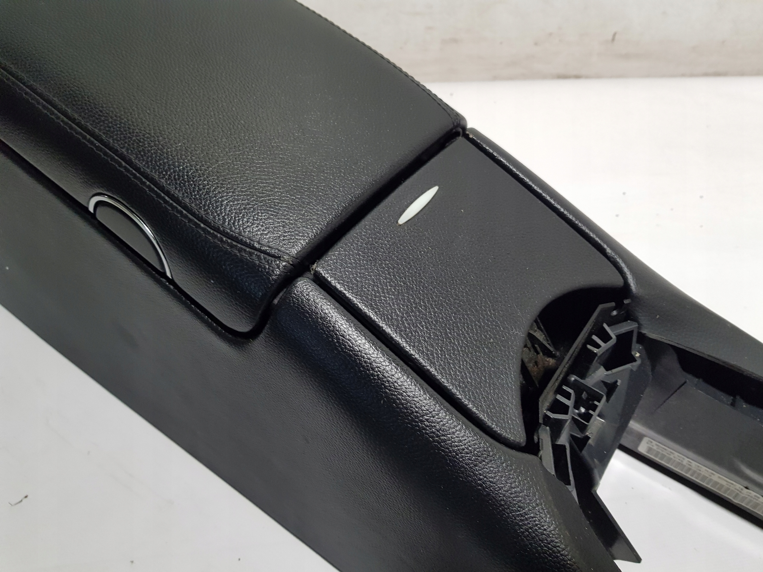 TUNEL central armrest MERCEDES CLS W219