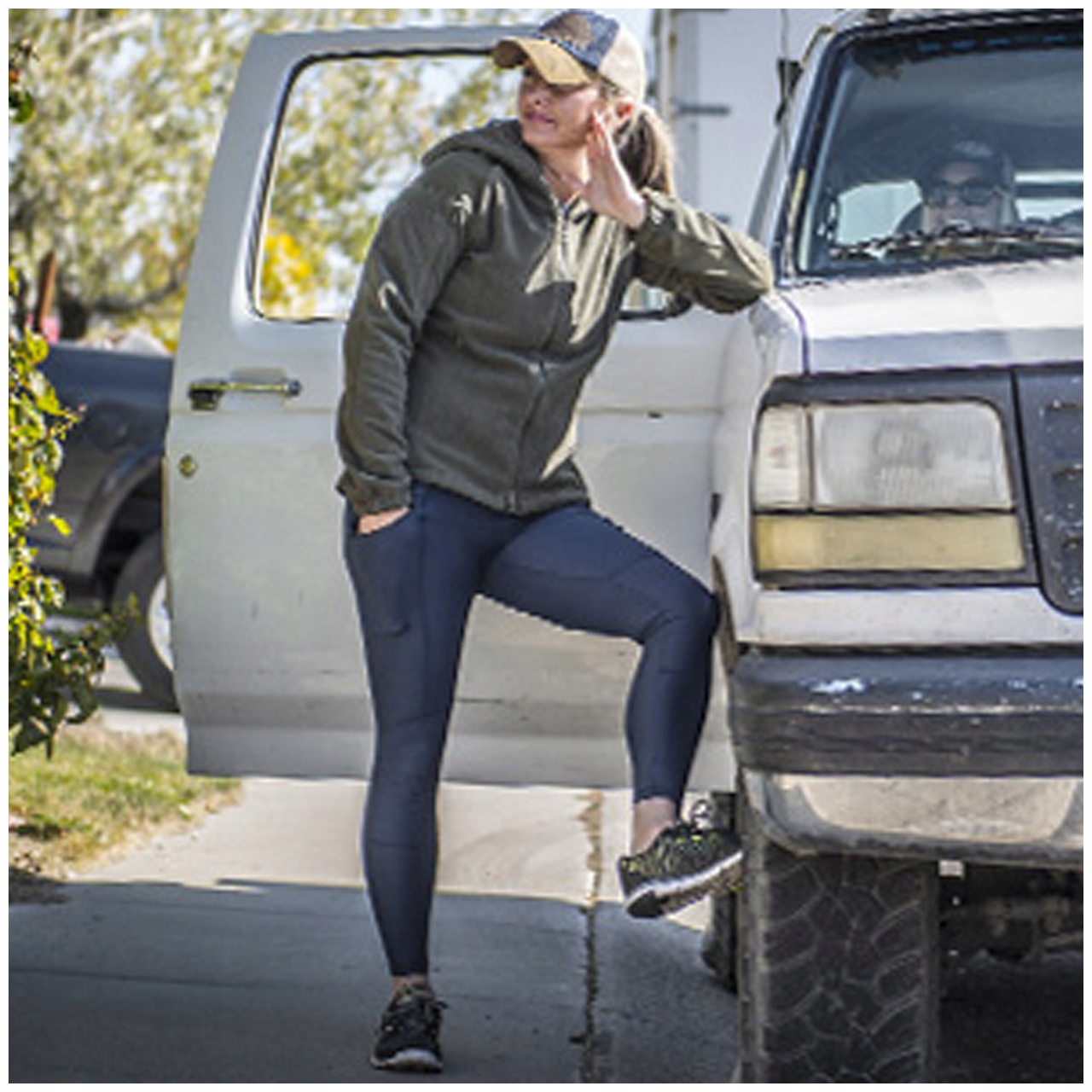 LEGINSY DAMSKIE ELASTYCZNE DOPASOWANE HOYDEN RANGE TIGHT HELIKON OLIVE Długość nogawki długa