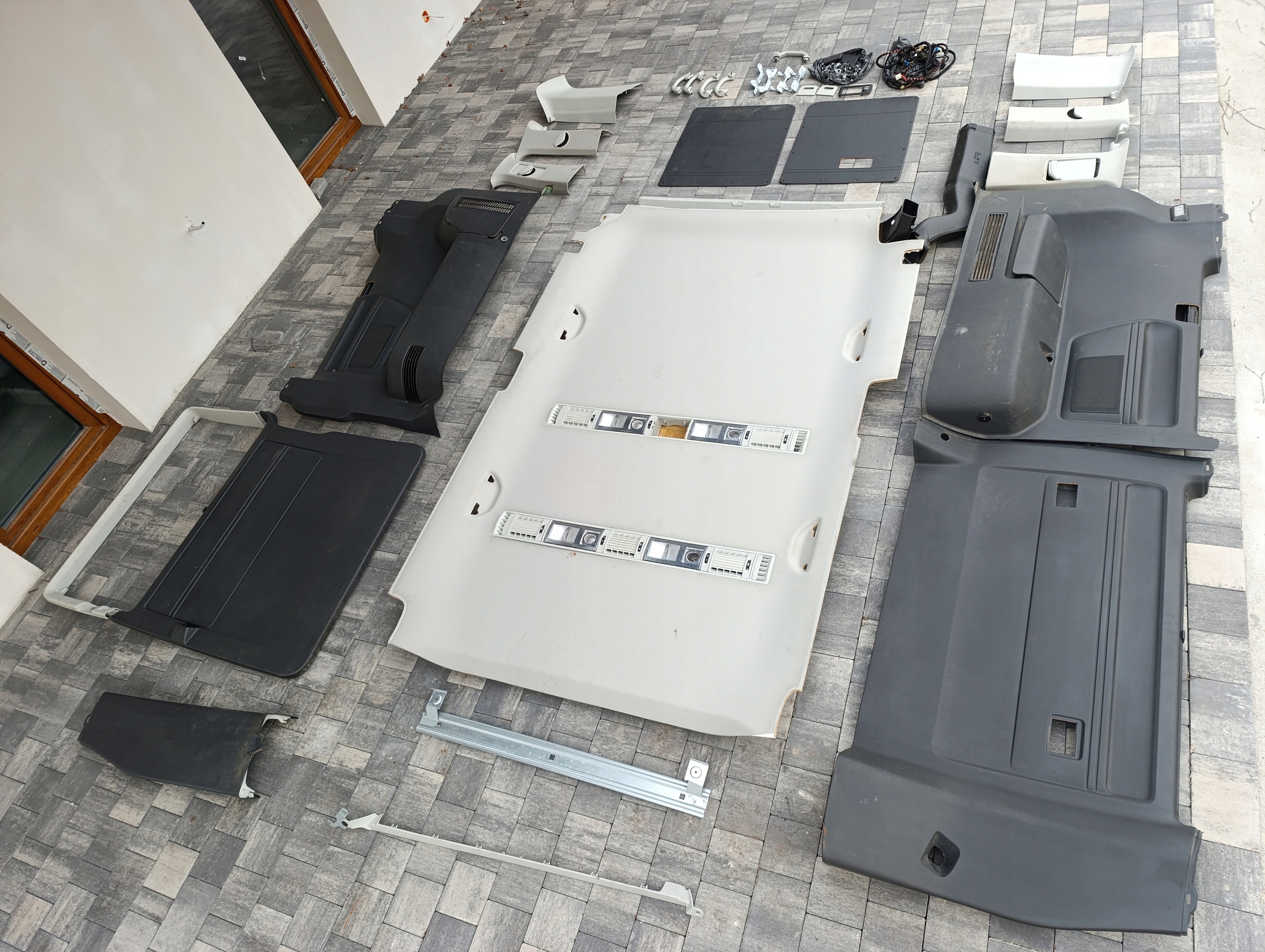 VW T5 T5 LIFT T6 complete the centre inner upholstery CARAVELLE short.