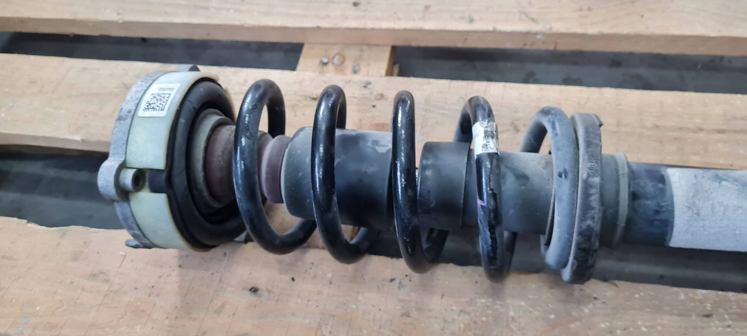Q5 80A shock absorber spring left right front front 80A413031AK