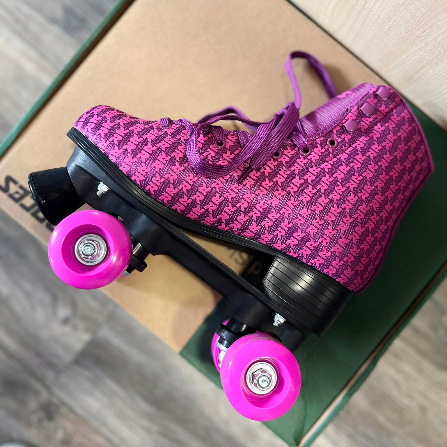 WROTKI ROCES MANIA FIOLETOWE EAN (GTIN) 8020187869278