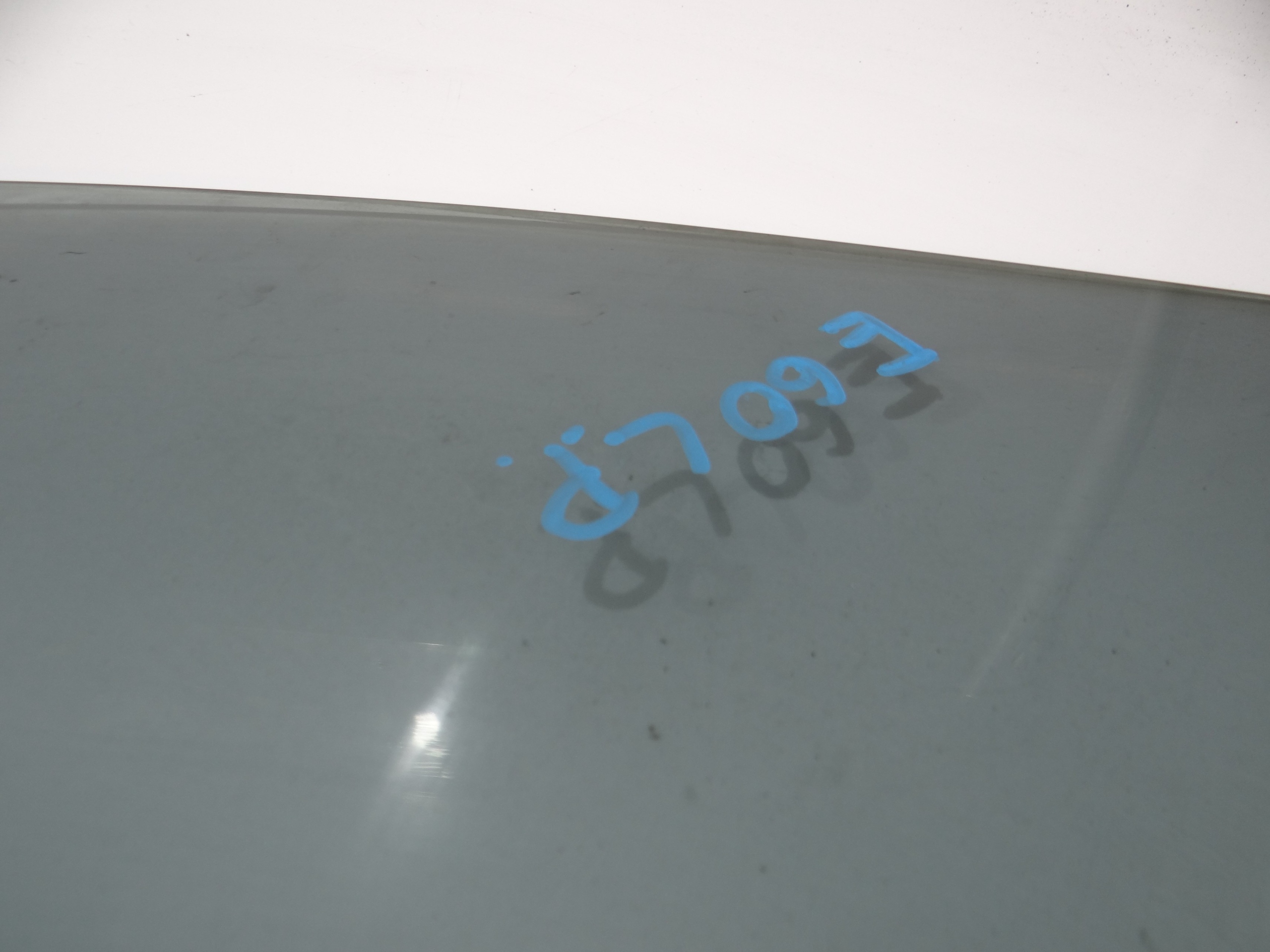 window side door left front BMW E60 (16794896)