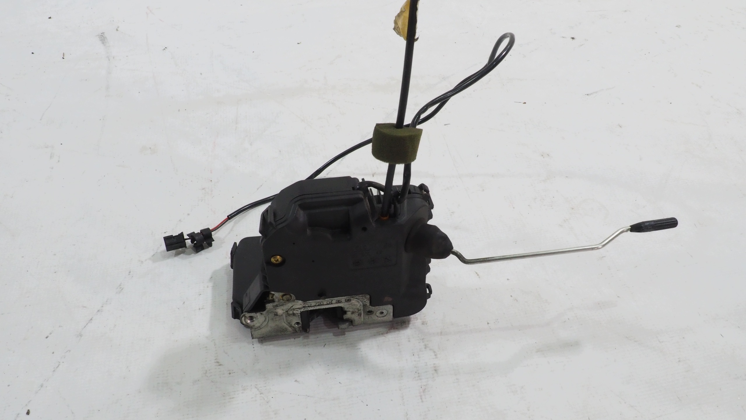 Mercedes CLS W219 lock door right front A2197200435