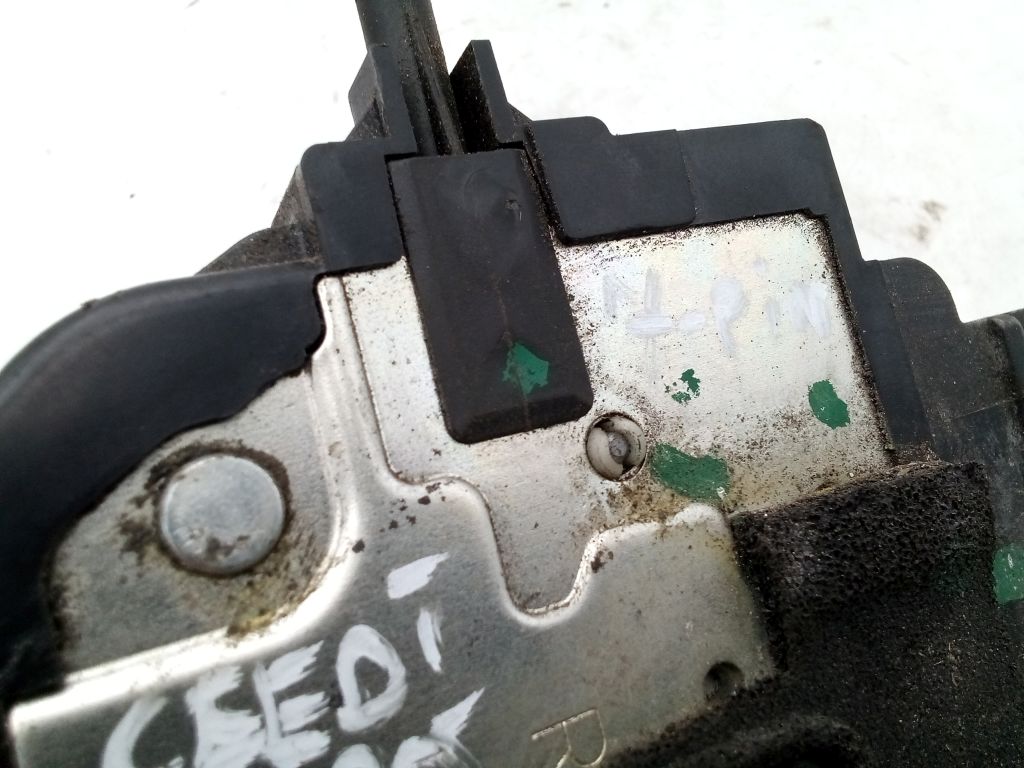 Kia Ceed and 3D HB lock z door right 7 PIN EU