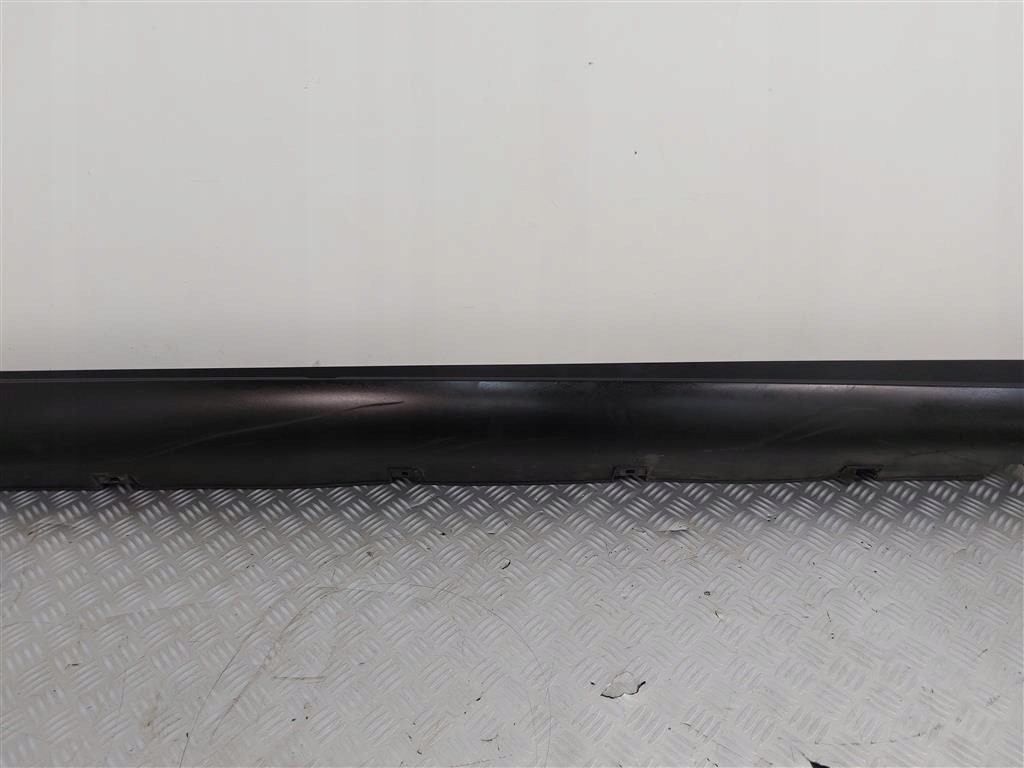 Listwa progowa ZEWNĘTRZNA prawa Citroen C5 III X7 2008-2017r 9681060180 Kolor czarny