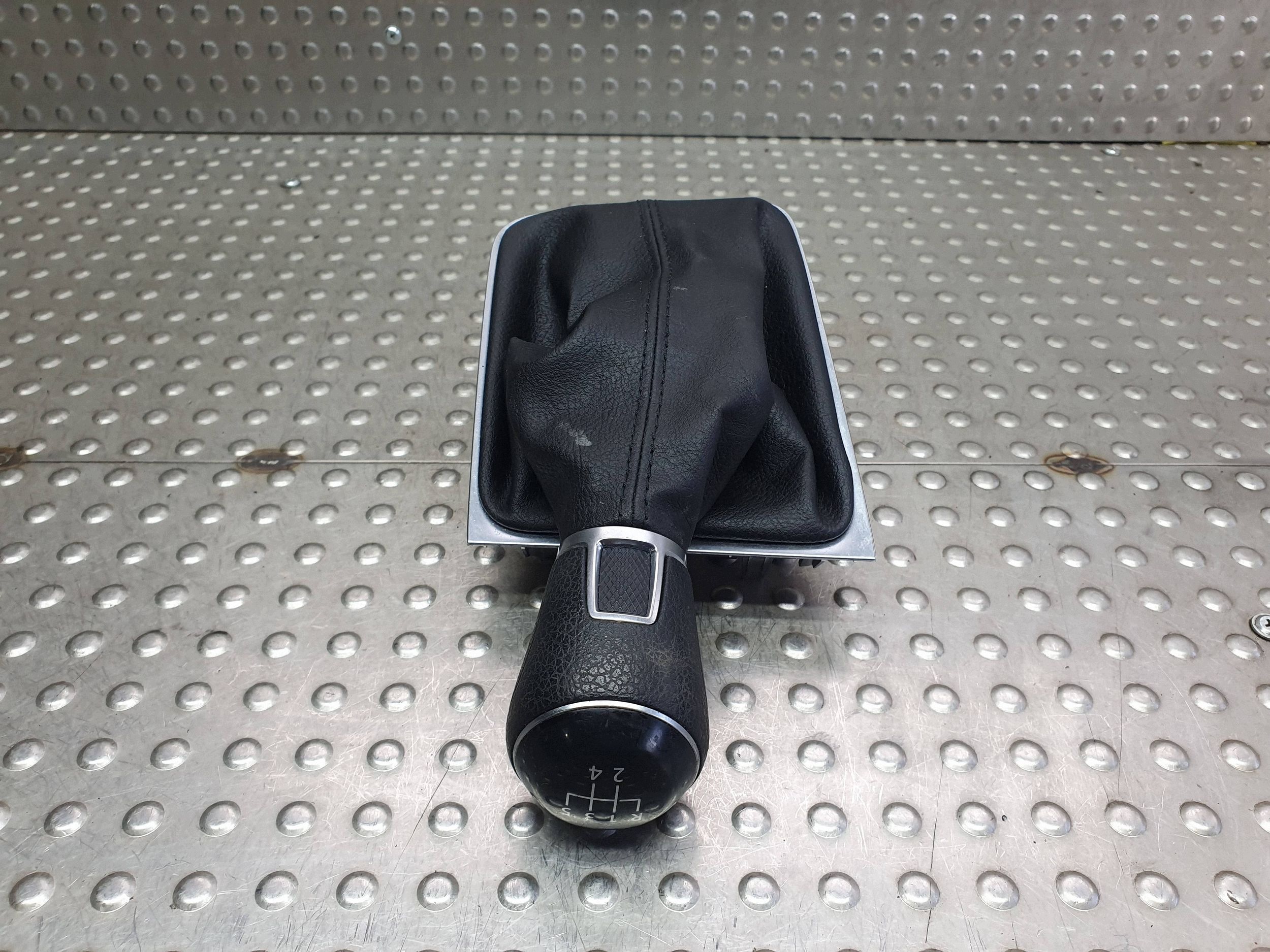 levier vitesse MANUAL cuir 5G1711113 VW GOLF VII