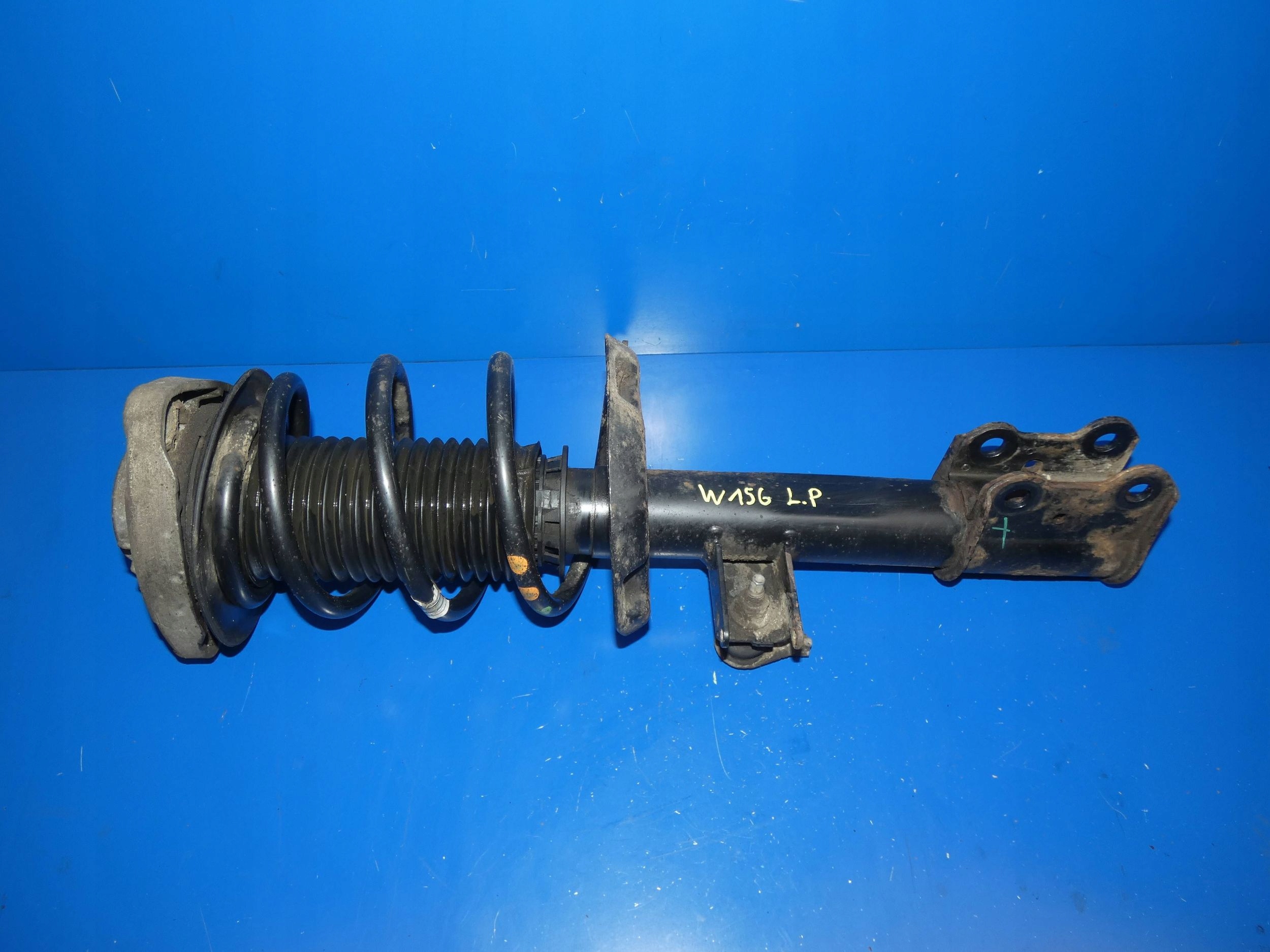 MERCEDES GLA W156 shock absorber left front front