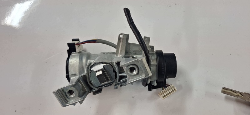 ignition 2X key SEAT LEON III 5Q0905865 1K0905851