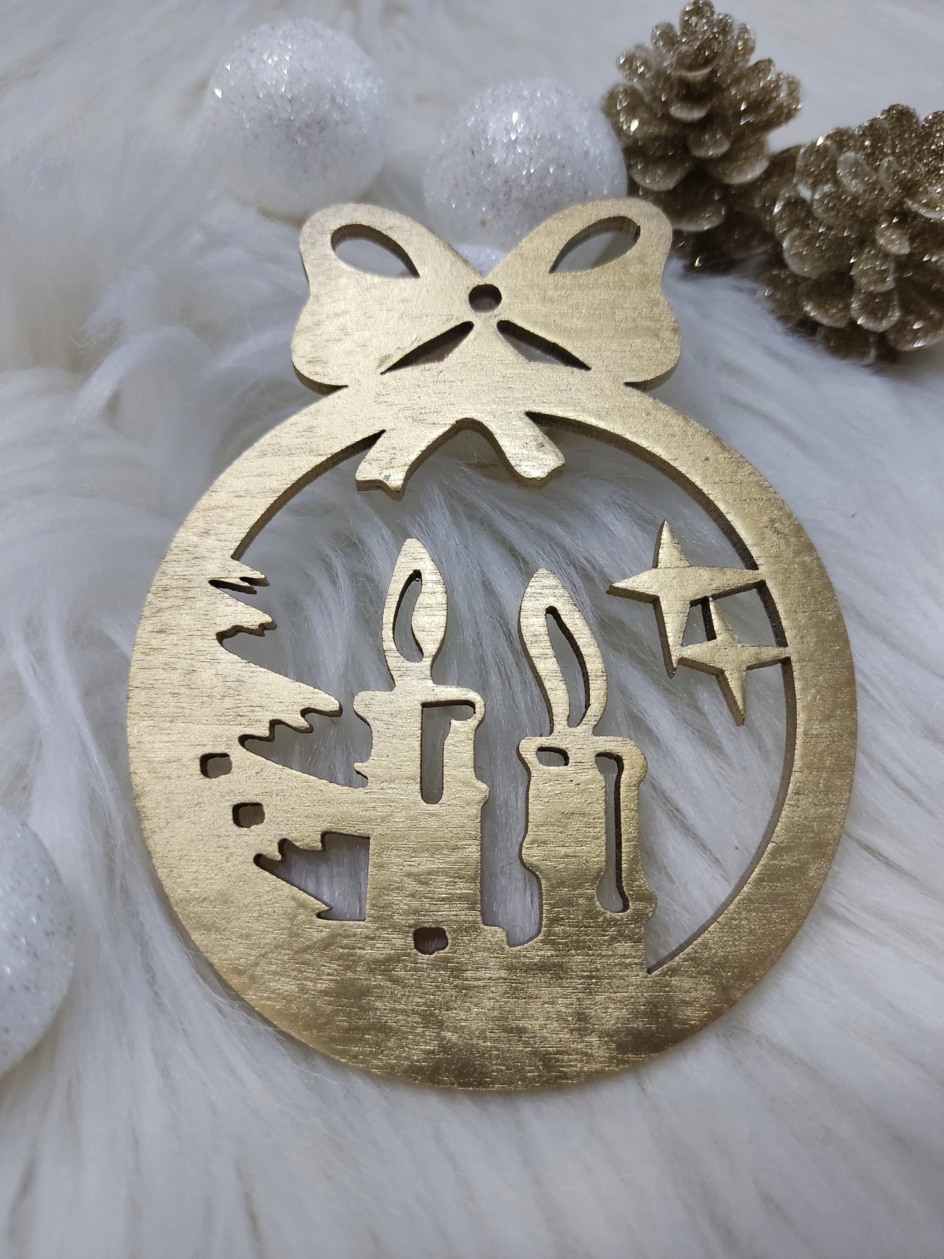 DREWNIANA BOMBKA NA CHOINKĘ zawieszka złota Motyw bombka