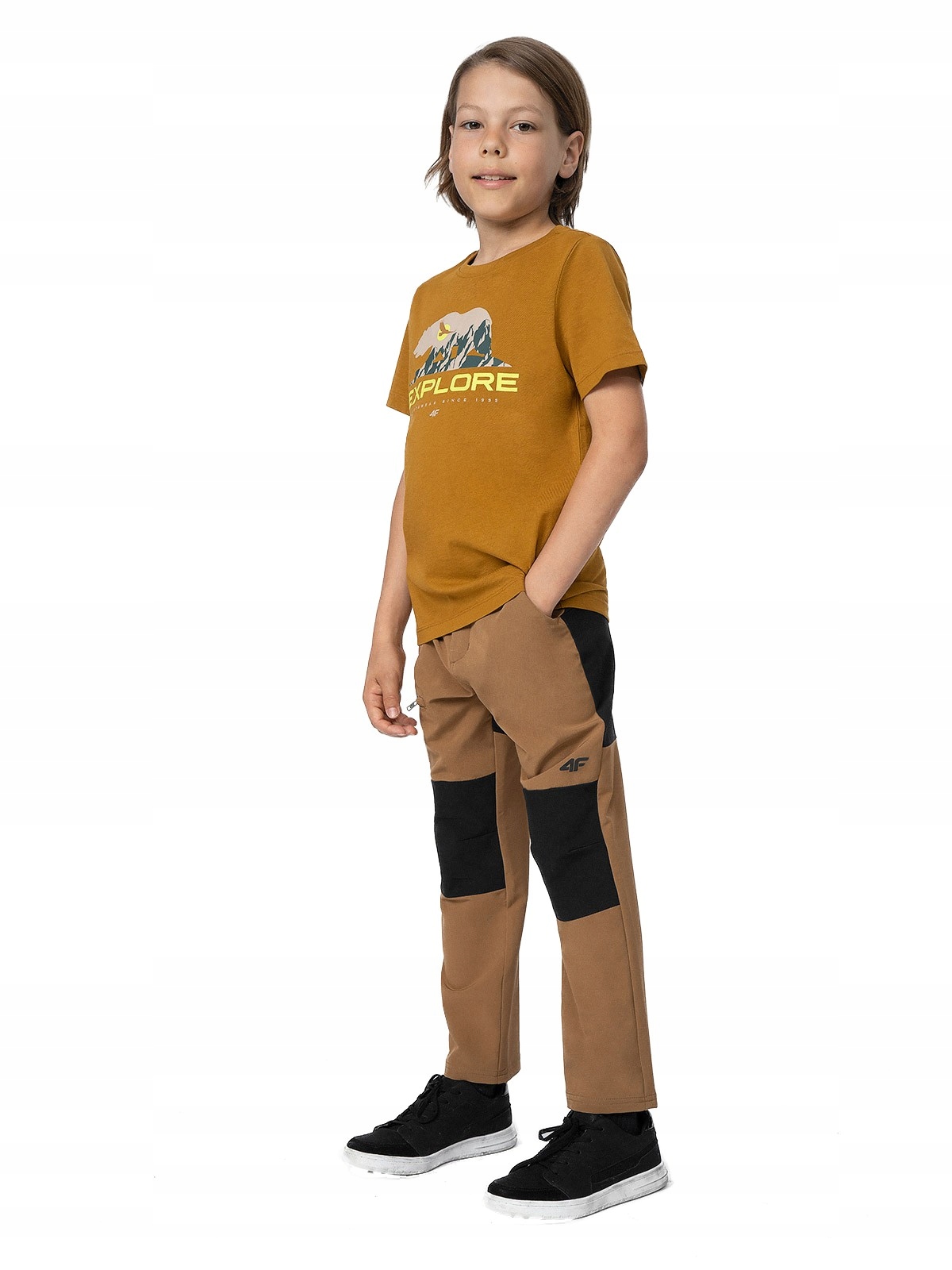 4F Spodnie Chłopiece Trekkingowe 4FJSS23TFTRM098-81S Brązowe 134 cm.