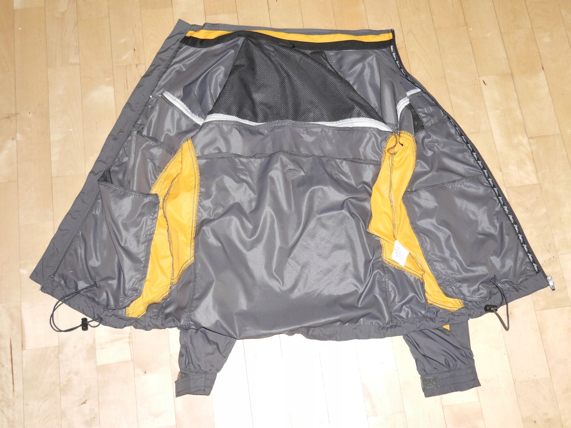 kurtka do biegania / ASICS Duo Tech / Windstopper * S / M Kod producenta ASCDT007