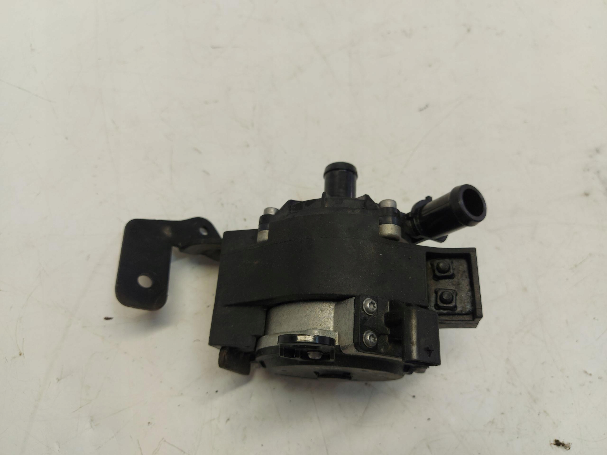 RENAULT AUSTRAL E water pump 210111797R