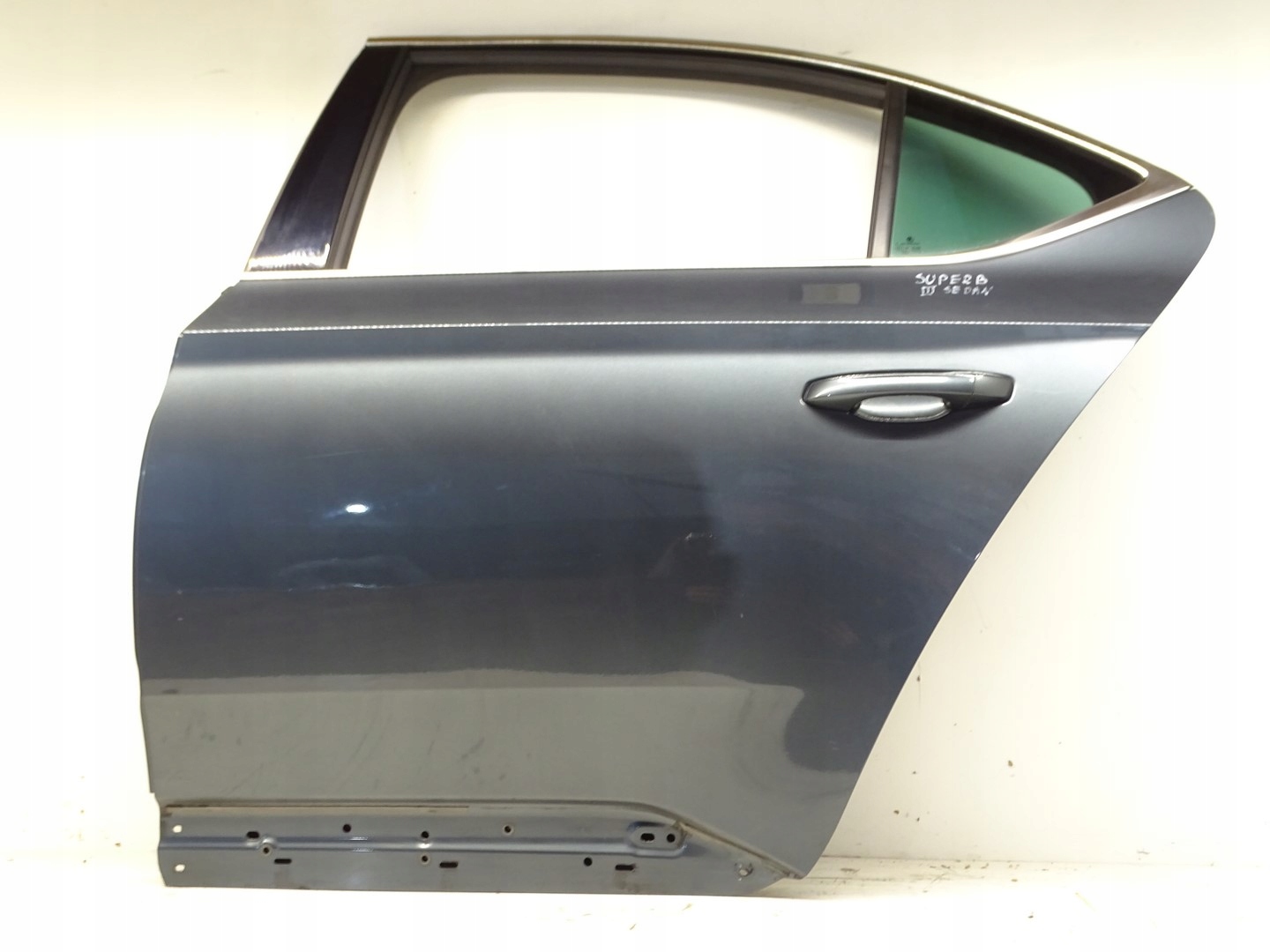 door left rear part left rear. SKODA SUPERB III sedan