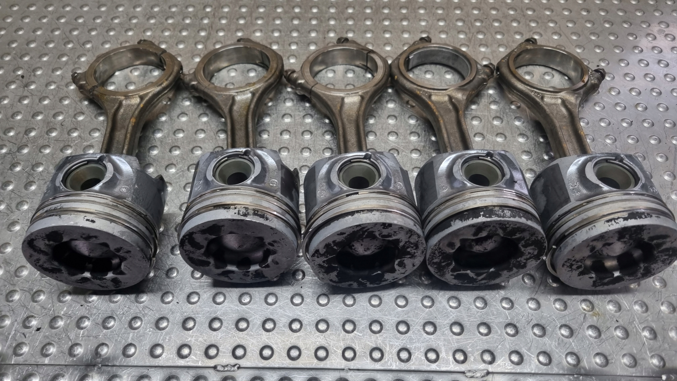piston connecting rod KPL 83L82 059AG AUDI A4 B8 8K A5 8T A6 C6 2.7 3.0TDI CGK CGKA